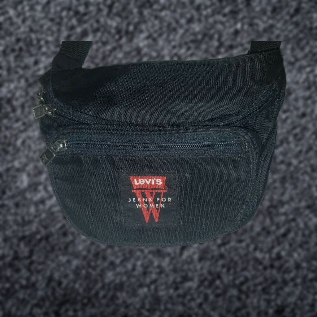 Levi's VINTAGE Levi's Women's Small Black Adjustable Logo Fanny Pack Belt Bag Size ONE SIZE - 1 Thumbnail