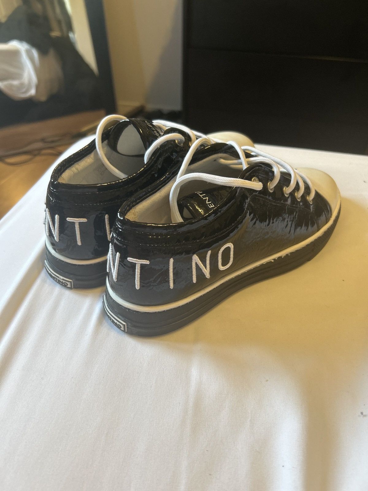 Valentino Valentino sneaker Size US 9.5 / EU 42-43 - 2 Thumbnail