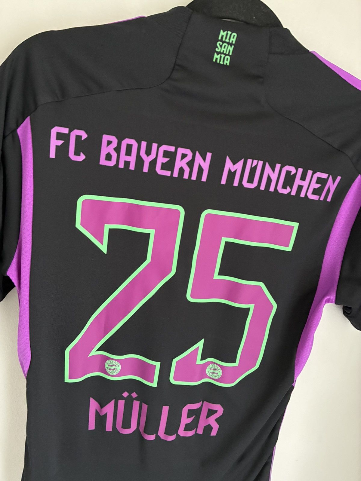 Adidas Adidas Bayern München Müller Jersey football soccer FC tee Size US XS / EU 42 / 0 - 8 Thumbnail