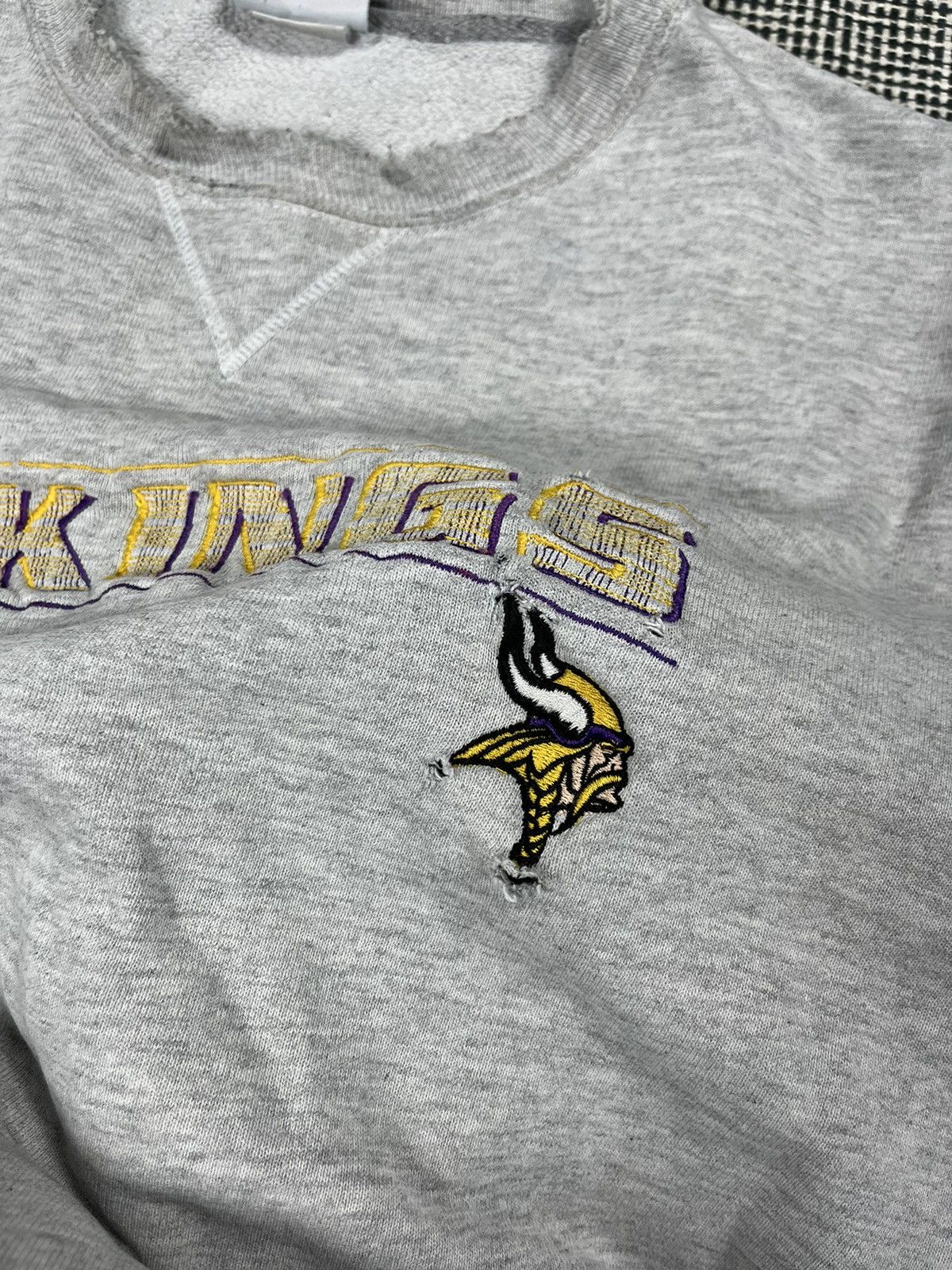 NFL × Vintage trashed vintage Minnesota Vikings champion sweatshirt Size US L / EU 52-54 / 3 - 8 Thumbnail