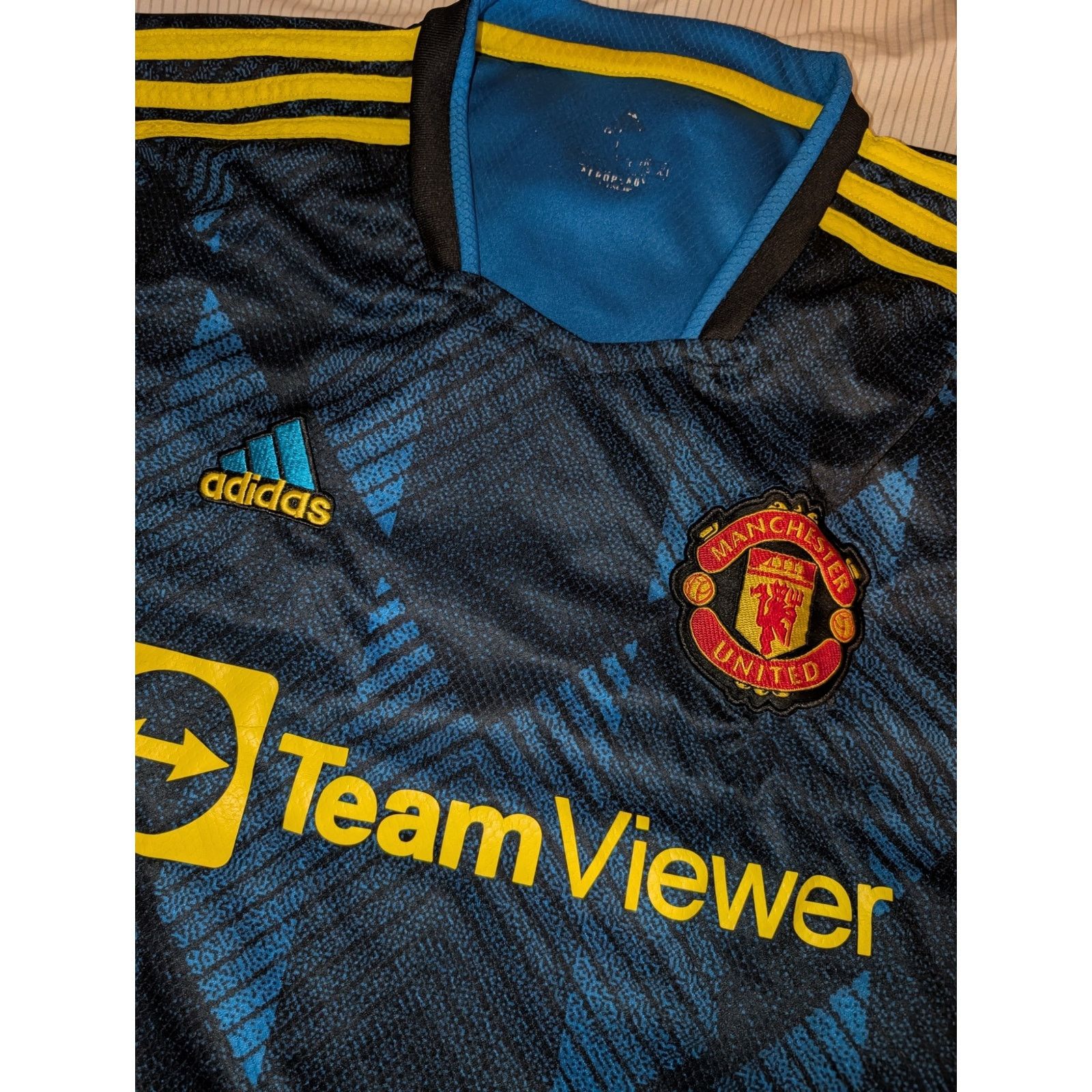 Adidas Manchester United 2021 / 22 Jersey #2 Large Adidas Size US L / EU 52-54 / 3 - 3 Thumbnail