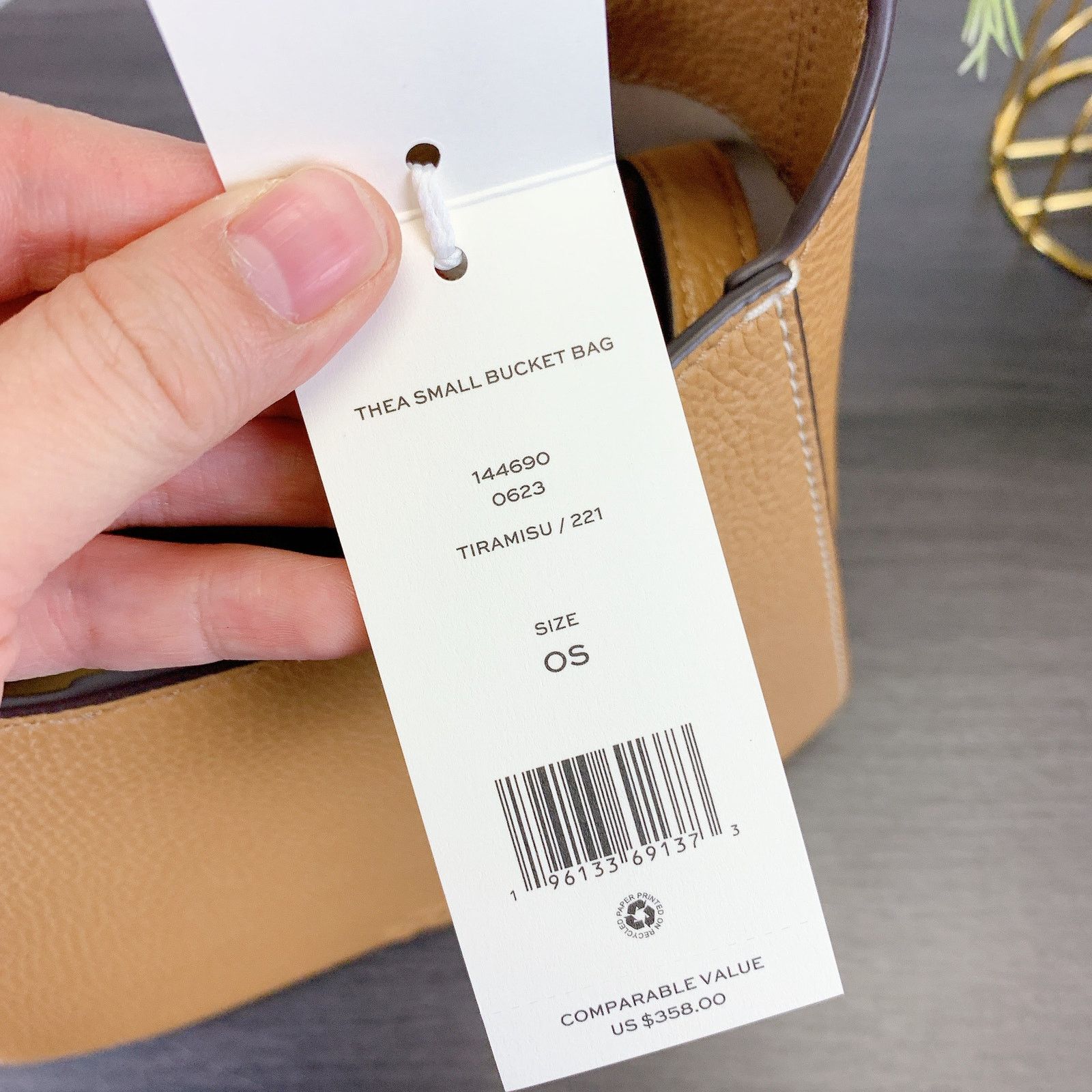 Tory Burch Tory Burch 144690 THEA Leather Small Bucket Bag TIRAMISU Size ONE SIZE - 9 Thumbnail