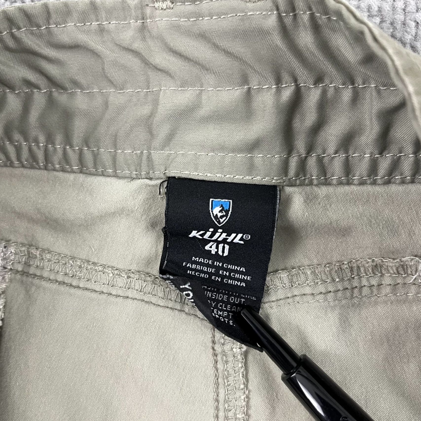 Vintage KUHL Men's Cargo Shorts 40 Brown Bermuda Hiking Camping Casual Workwear Outdoor 12 Inseam Size US 40 / EU 56 - 3 Thumbnail