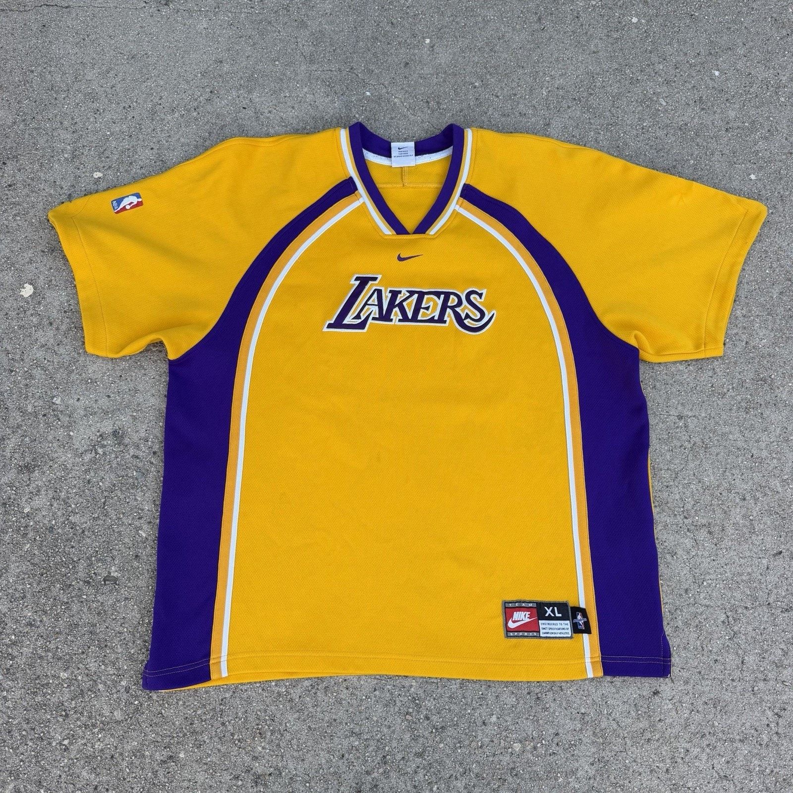 NBA × Nike × Vintage Vintage 90s Nike Los Angeles Lakers Practice Warm Up Jersey Size US XL / EU 56 / 4 - 2 Thumbnail