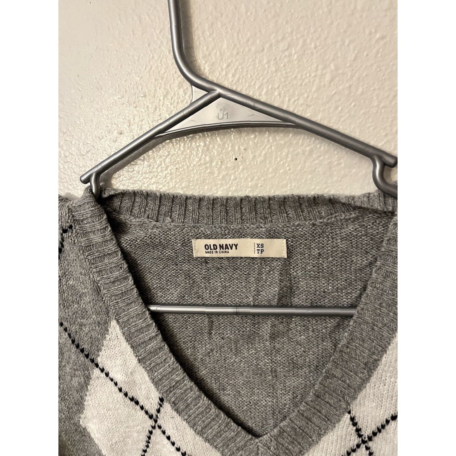 Old Navy Old Navy Sweater Women XS Pullover V-Neck Argyle Gray Cream White Size XS / US 0-2 / IT 36-38 - 3 Thumbnail