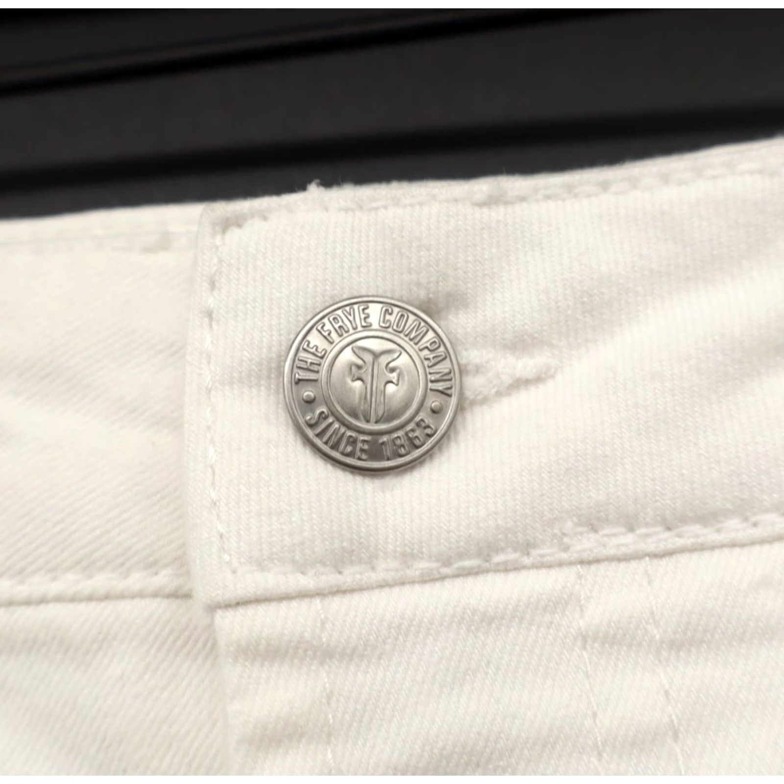 Frye Frye White Denim Jeans 30 Straight High Rise Womens Regular 5-Pocket Cotton Polyester Spandex 28 Inseam Size 30" / US 8 / IT 44 - 6 Thumbnail