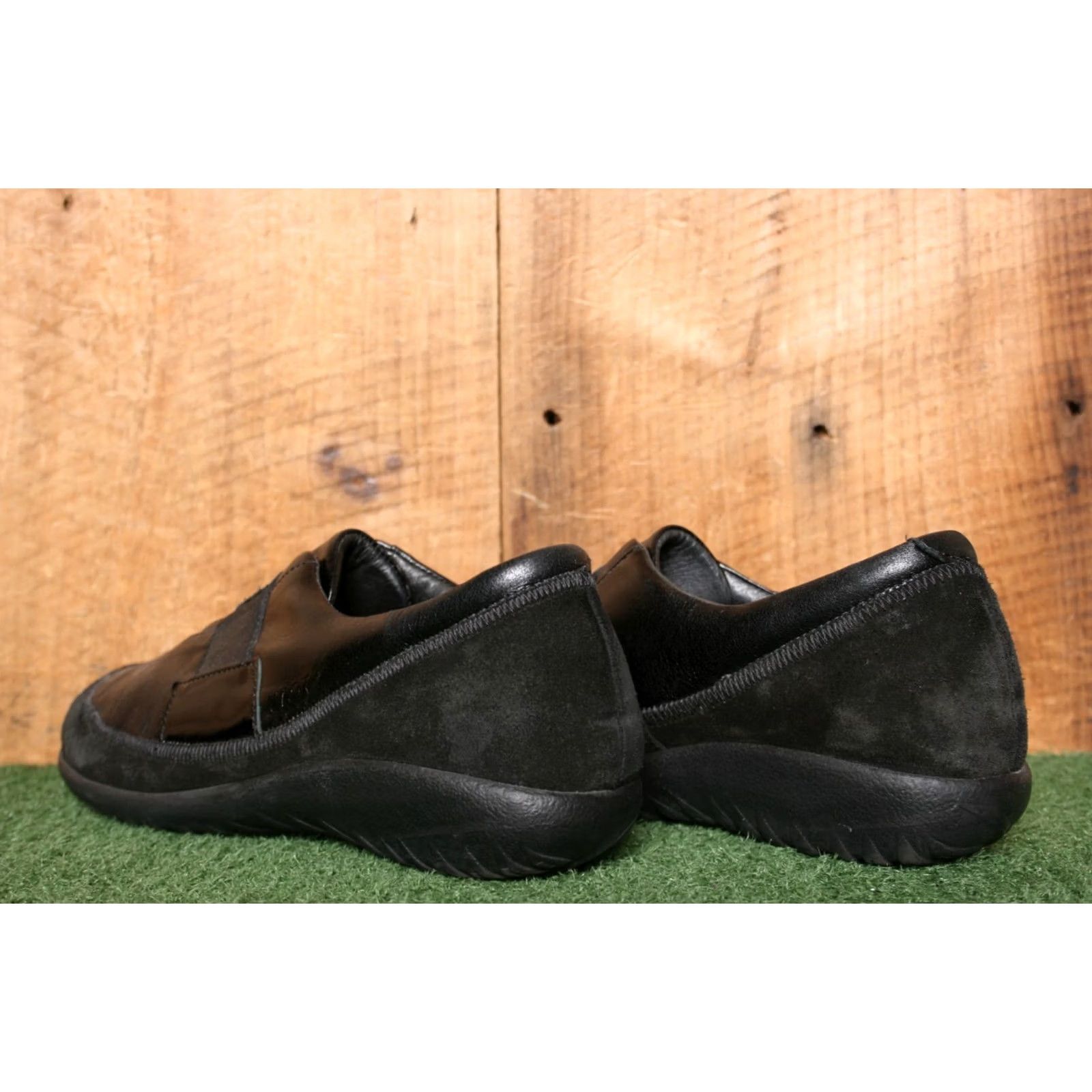 Vintage NAOT Otago Black Multi Leather Slip-On Gore Strap Loafers EUR 38 | US 7 Women Slip-On Casual Leather Upper Israel Band N/V Vintage Size US 7 / IT 37 - 3 Thumbnail