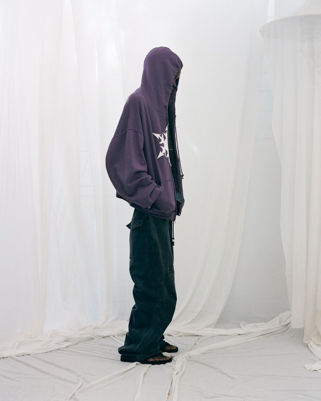 Siberia Hills PURPLE SNOWFLAKE APPLIQUÉ ZIP HOODIE
