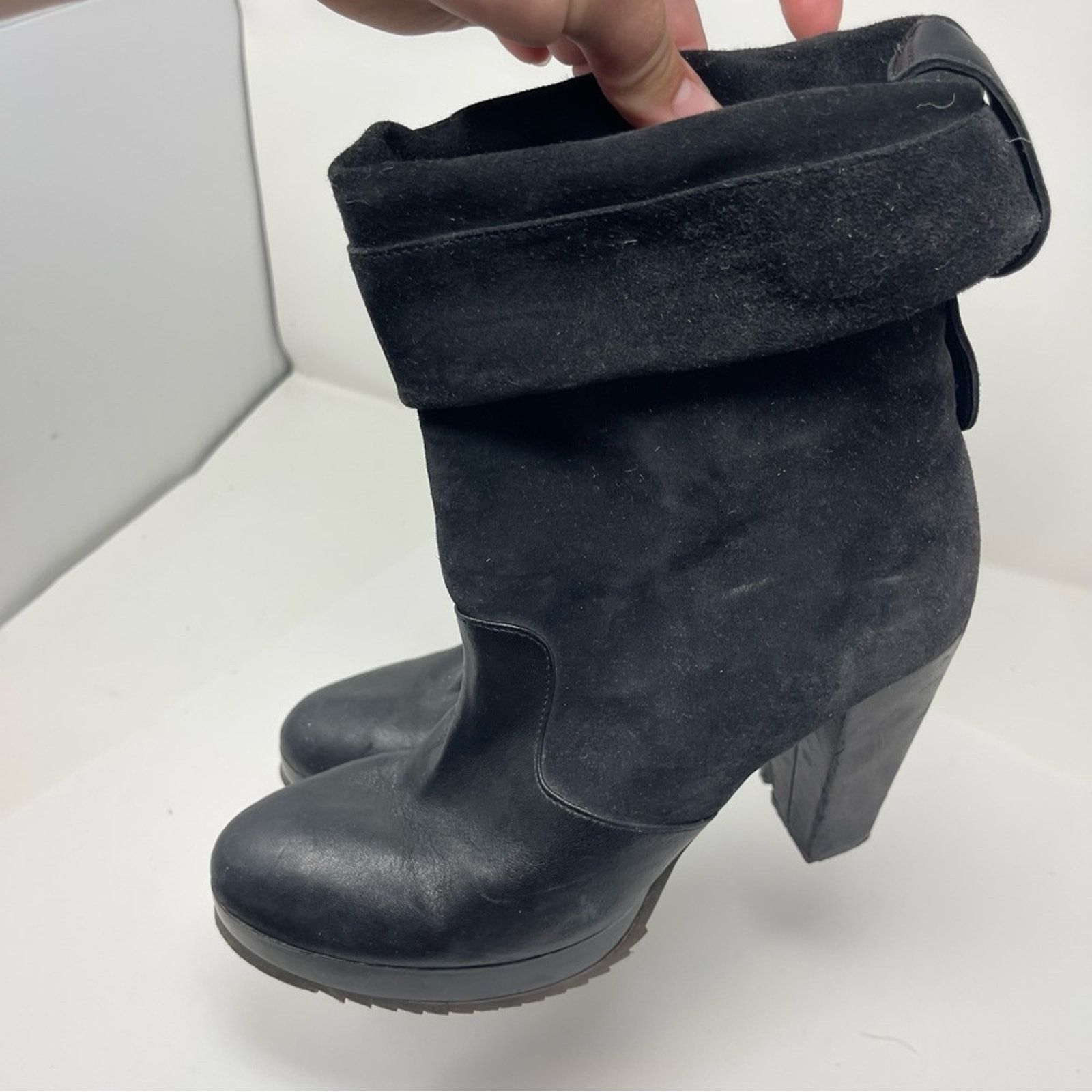 Robert Clergerie Robert Clergerie black block heel pull on leather suede boot Size US 10 / IT 40 - 3 Thumbnail