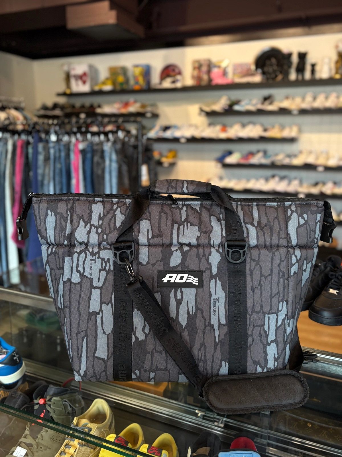 Supreme Supreme Grey Camo Cooler Size ONE SIZE - 3 Thumbnail