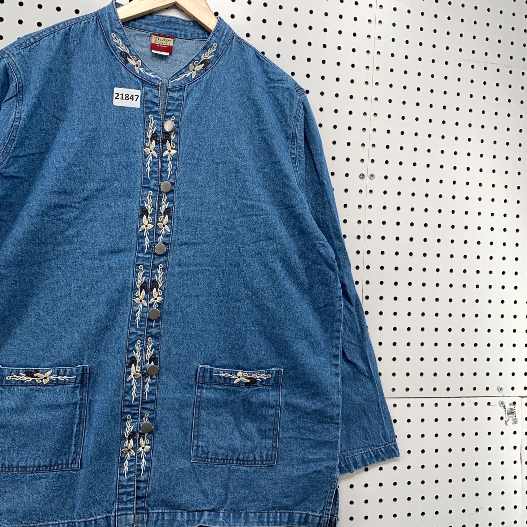 Haband Haband Tudor Court Denim Button Jacket Womens XL Long Sleeve Embroidered Floral Blue Denim Jacket Size XL / US 12-14 / IT 48-50 - 4 Thumbnail