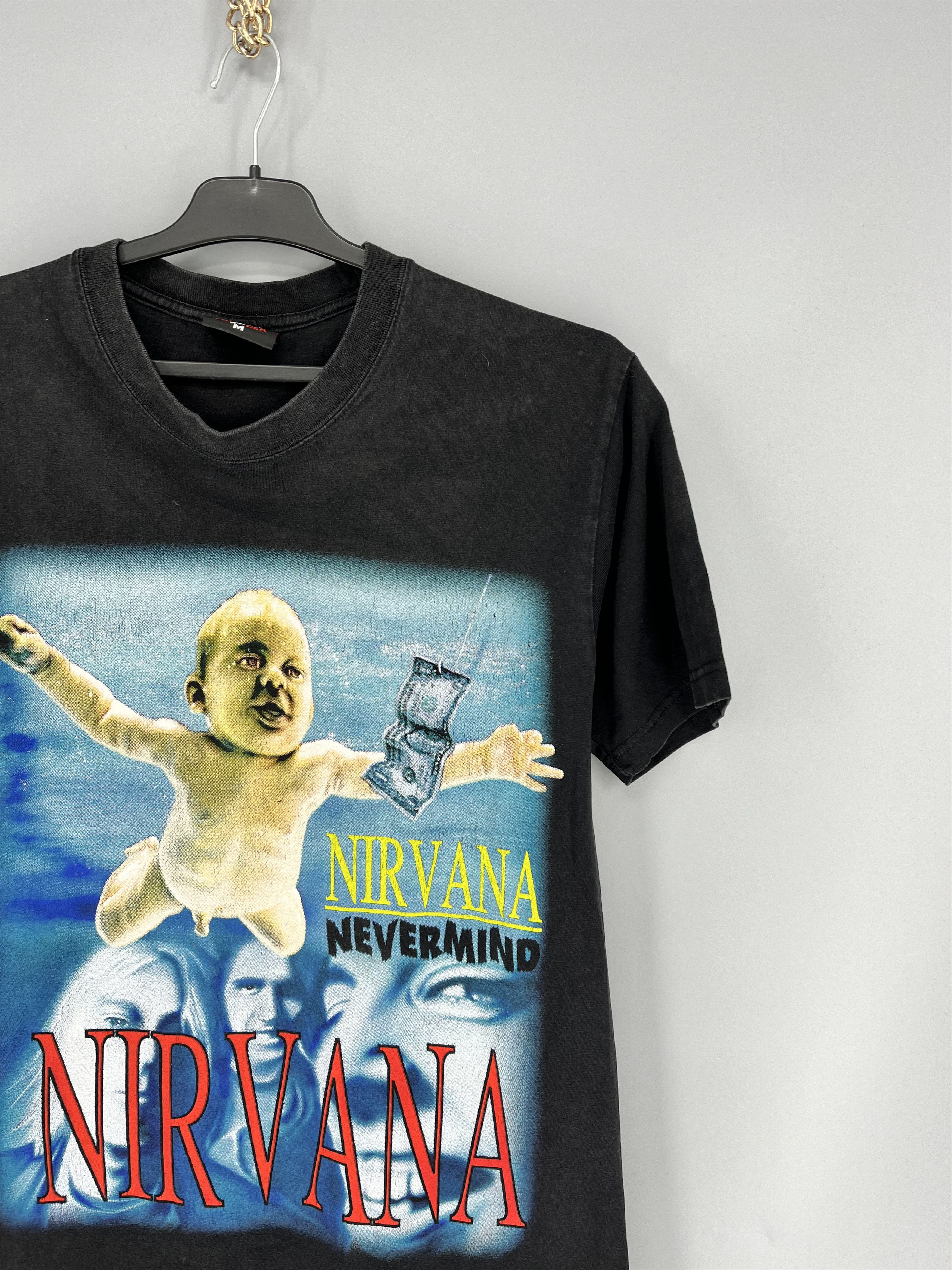 Band Tees Vintage Nirvana NEVERMIND Bootleg Band Shirt Size US M / EU 48-50 / 2 - 5 Thumbnail