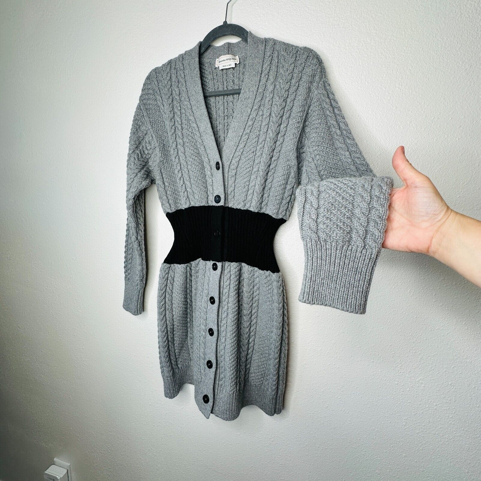 Alexander McQueen Alexander McQueen Gray Knit Black Waist VNeck Sweater Dress Size M / US 6-8 / IT 42-44 - 4 Thumbnail