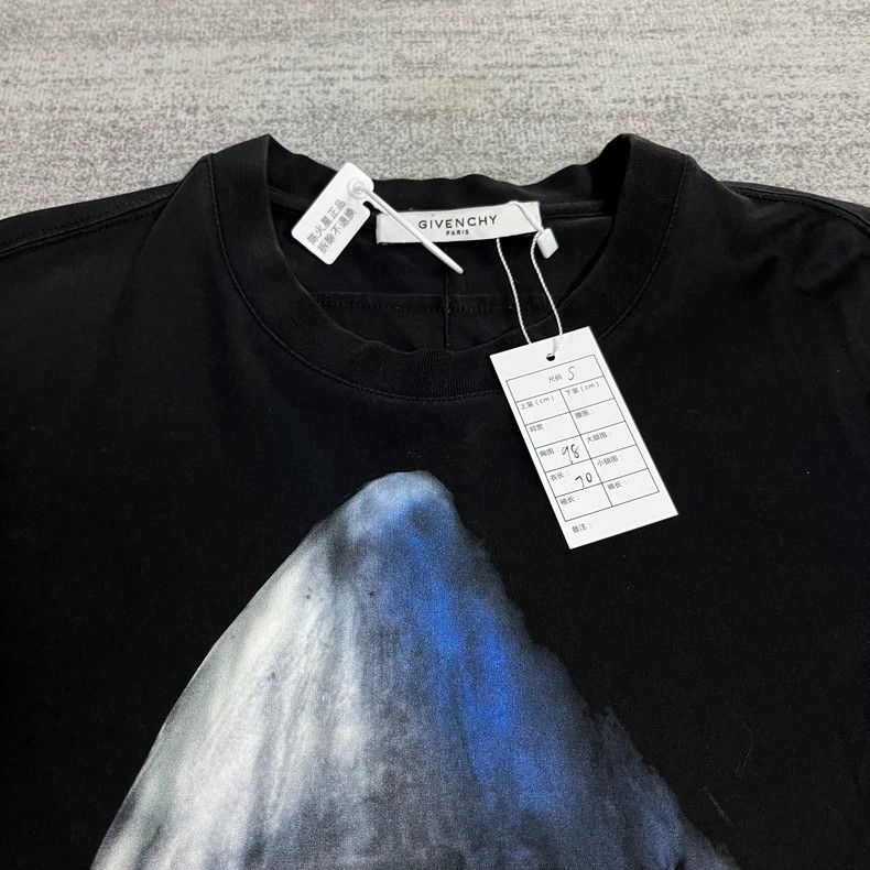 Givenchy Givenchy Shark Short Sleeve Size US S / EU 44-46 / 1 - 2 Thumbnail