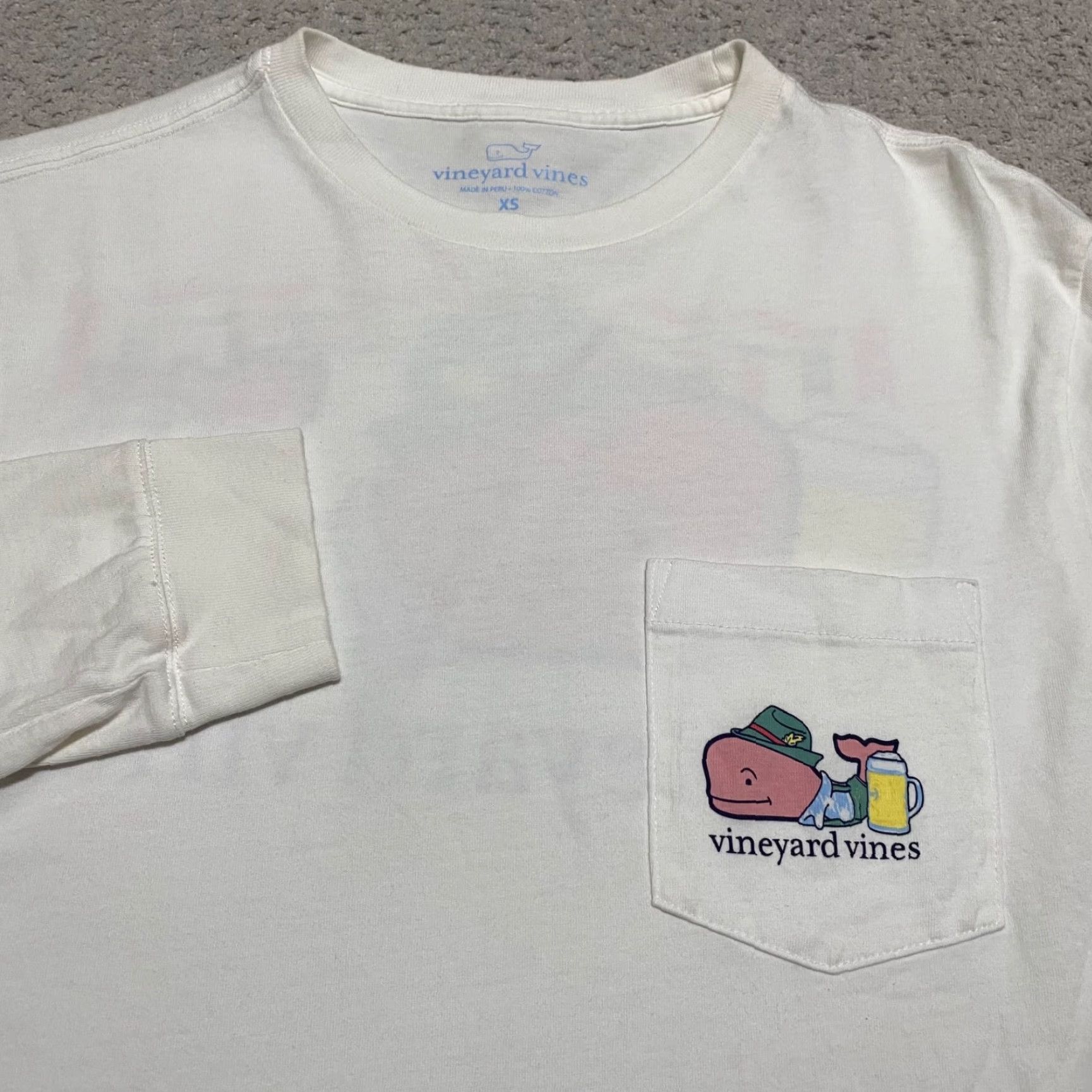 Vineyard Vines VINEYARD VINES Mens XS T-Shirt White Long Sleeve Crew Neck Biergarten Whale Shirt Adult XS White Vineyard Vines Biergarten Whale Mens Size US M / EU 48-50 / 2 - 4 Thumbnail