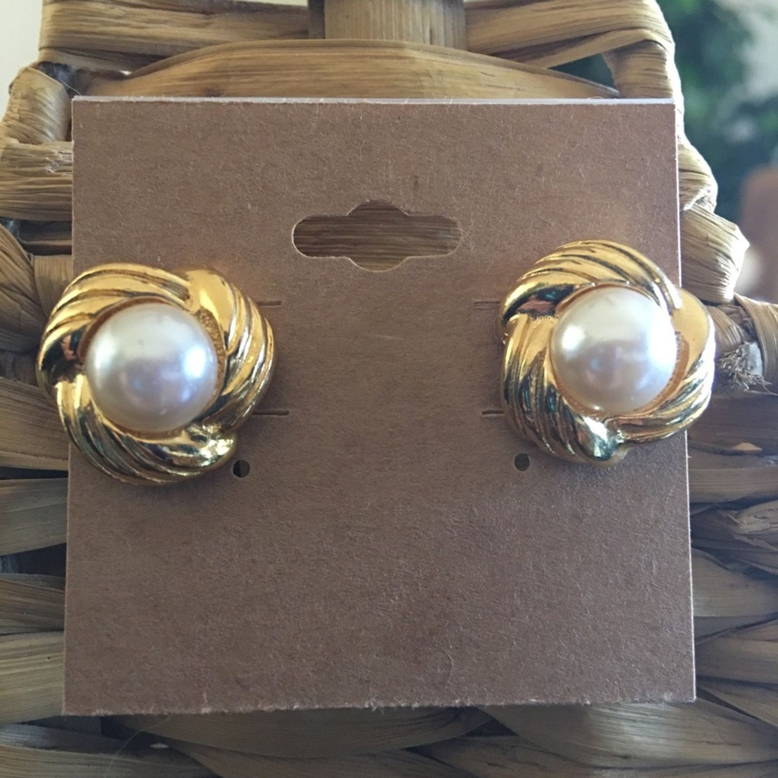Vintage Vintage gold tone faux pearl pierced earrings Size ONE SIZE - 1 Thumbnail