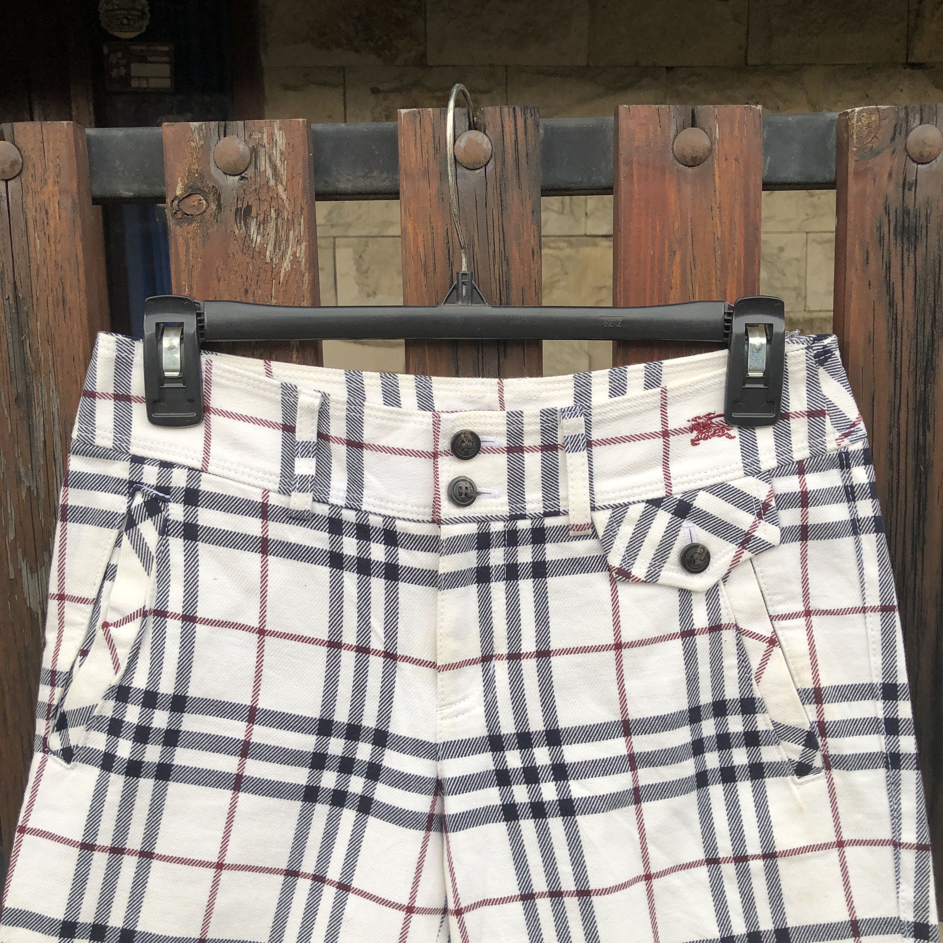 Burberry BURBERRY BLUE LABEL NOVA SHORT PANTS Size 27" / US 4 / IT 40 - 2 Thumbnail