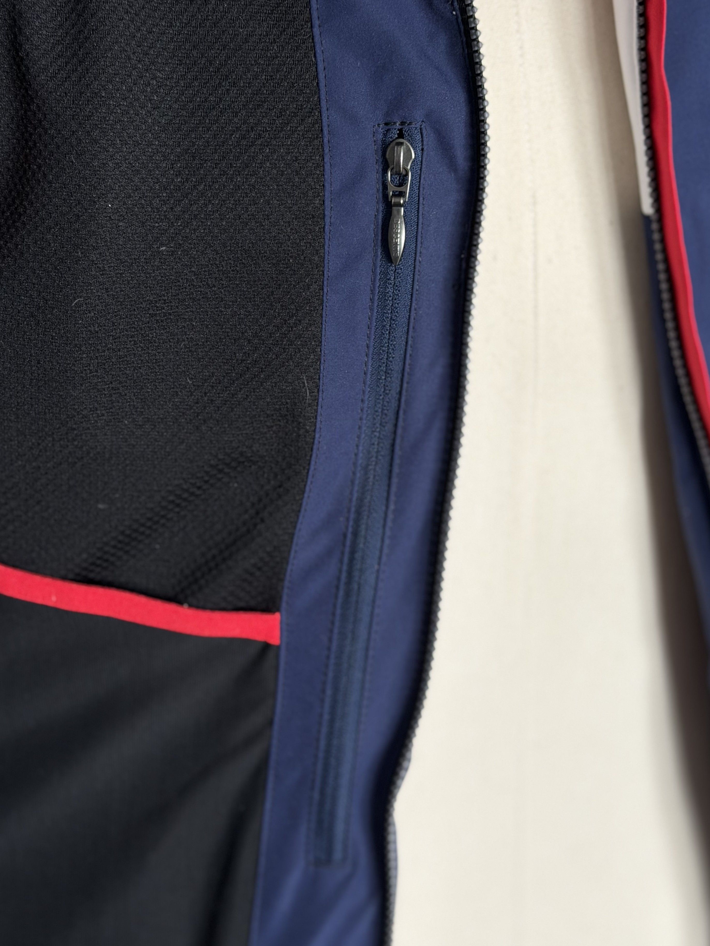 Descente DESCENTE Carter Ski Hooded Jacket Electric Red Dark Night Size US L / EU 52-54 / 3 - 13 Thumbnail