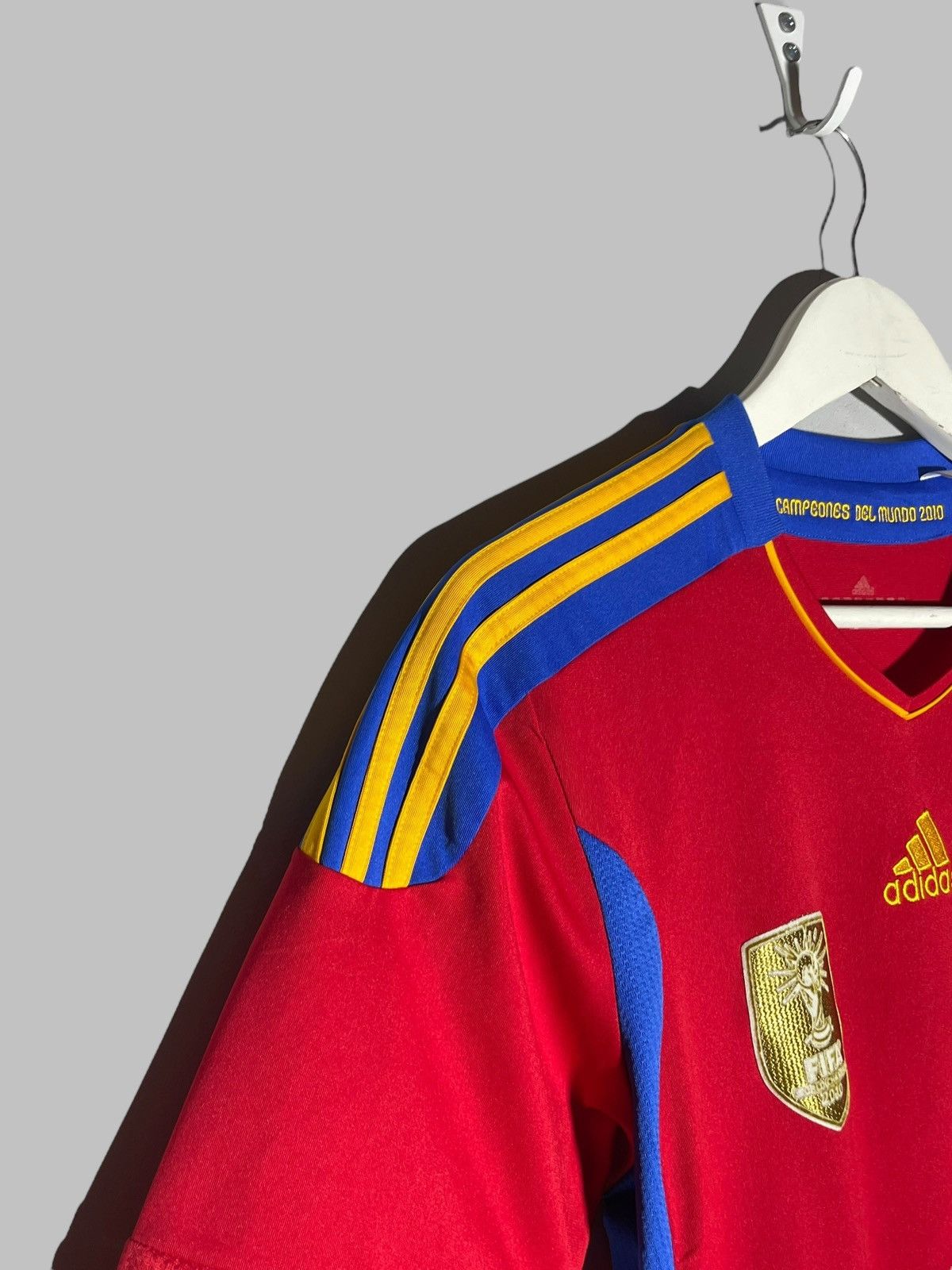 Adidas National Team Spain Adidas 2011 Home Football Shirt Size US S / EU 44-46 / 1 - 4 Thumbnail