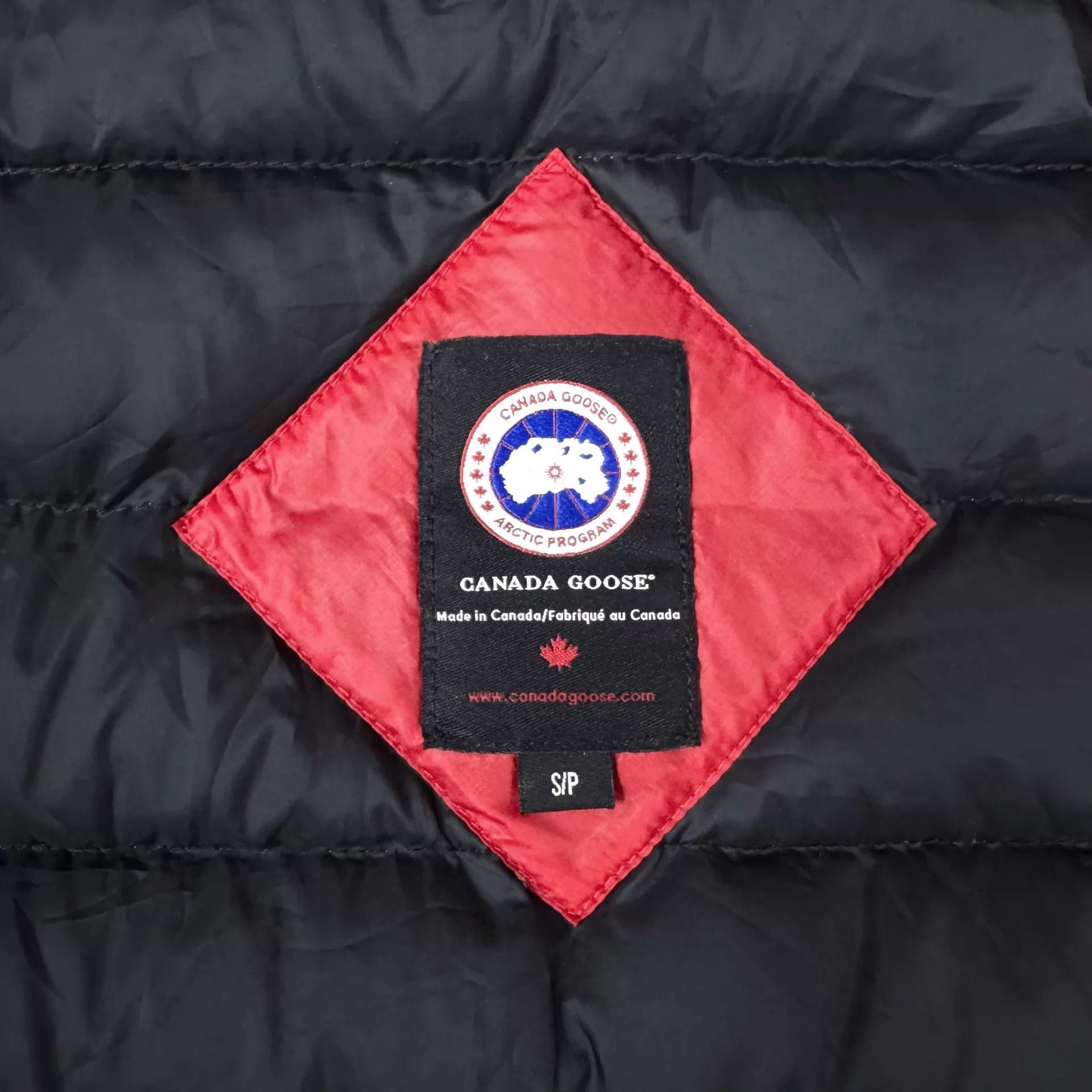 Canada Goose Canada Goose Red Striped Sleeve Logo Light Down Jacket S Size S / US 4 / IT 40 - 3 Thumbnail