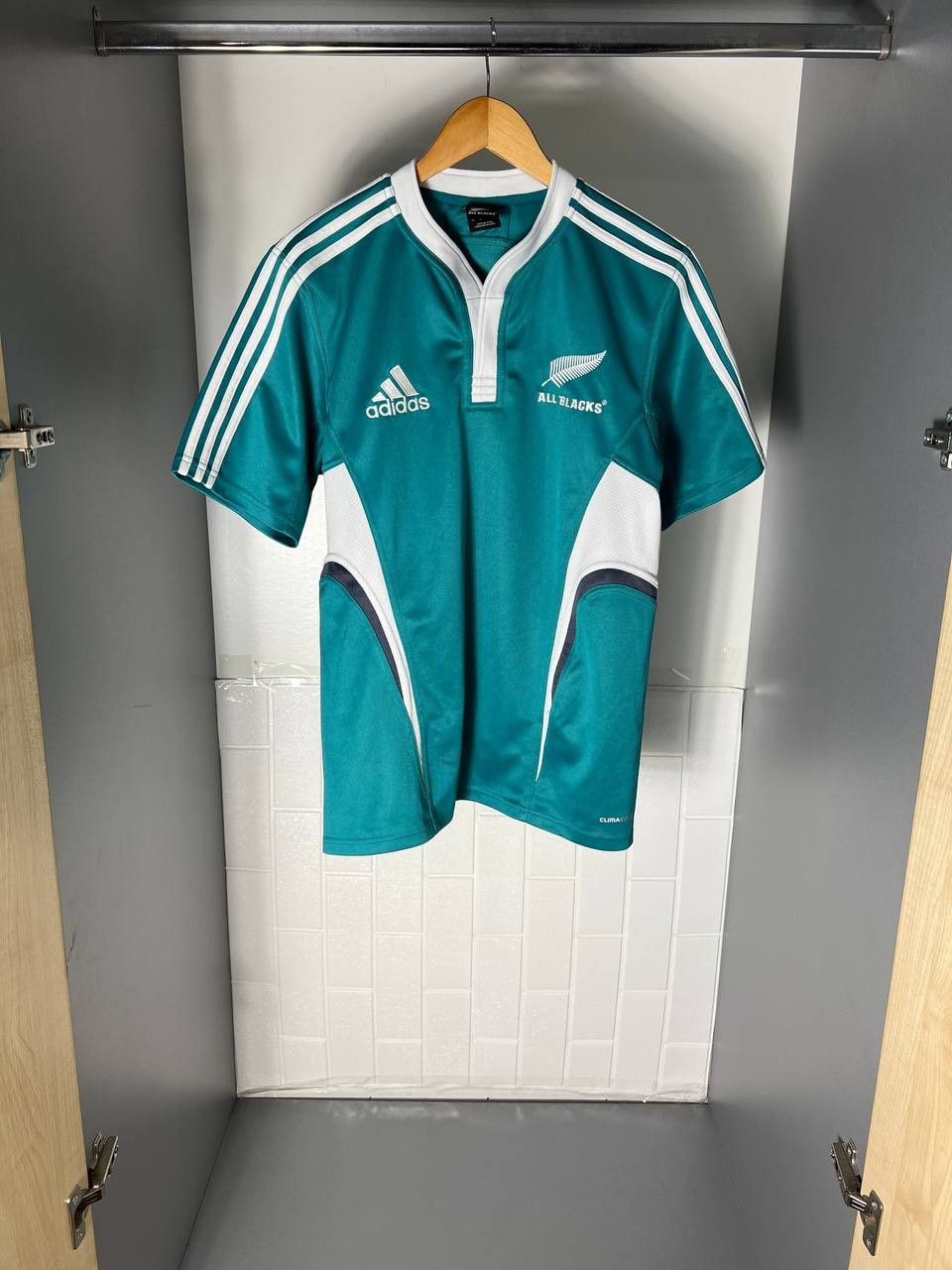 Adidas VINTAGE ADIDAS NEW ZEALAND ALL BLACKS RUGBY JERSEY RETRO Y2K Size US M / EU 48-50 / 2 - 2 Thumbnail