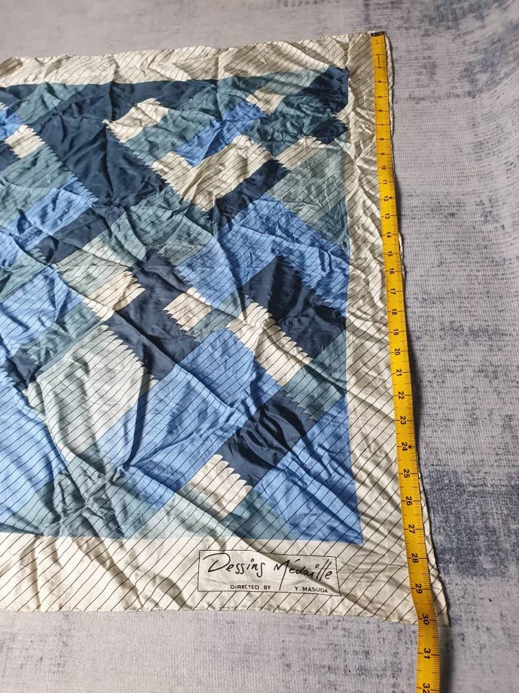 Japanese Brand Desinns medaille by y.masuda abtract scarves Size ONE SIZE - 6 Thumbnail