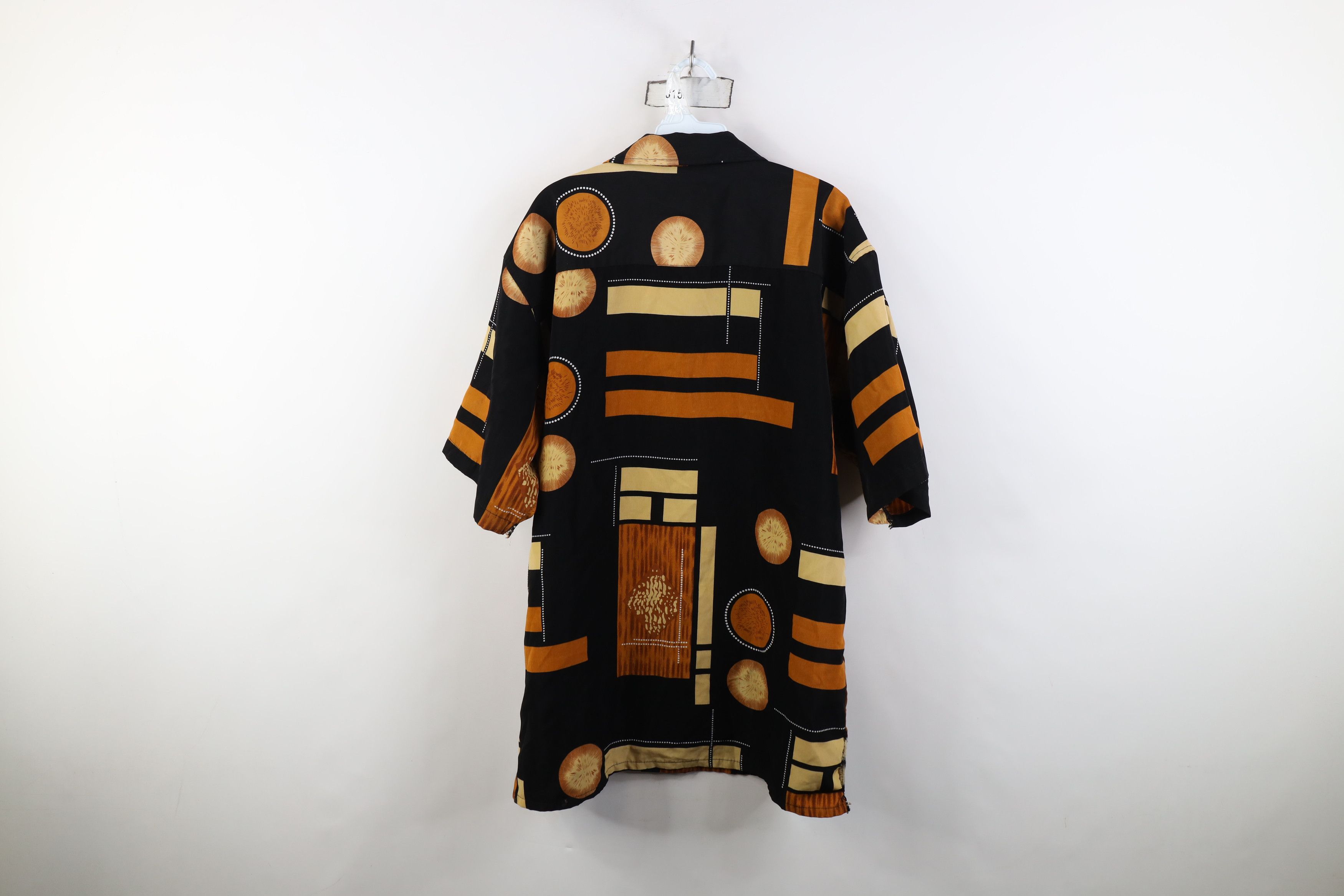 Vintage Vintage 90s Streetwear Geometric Camp Collar Button Shirt Size US L / EU 52-54 / 3 - 12 Thumbnail