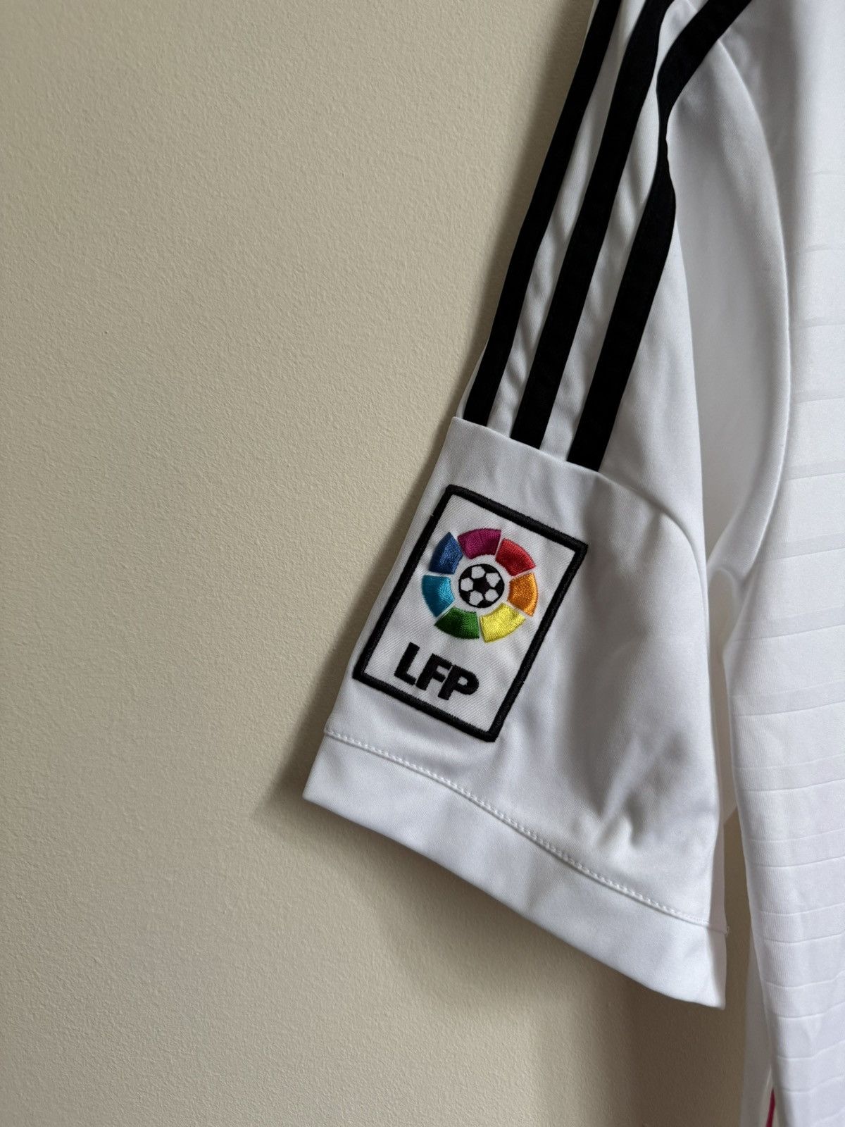 Adidas Real Madrid 2014-2015 Adidas Home Football Soccer Jersey Size US M / EU 48-50 / 2 - 3 Thumbnail