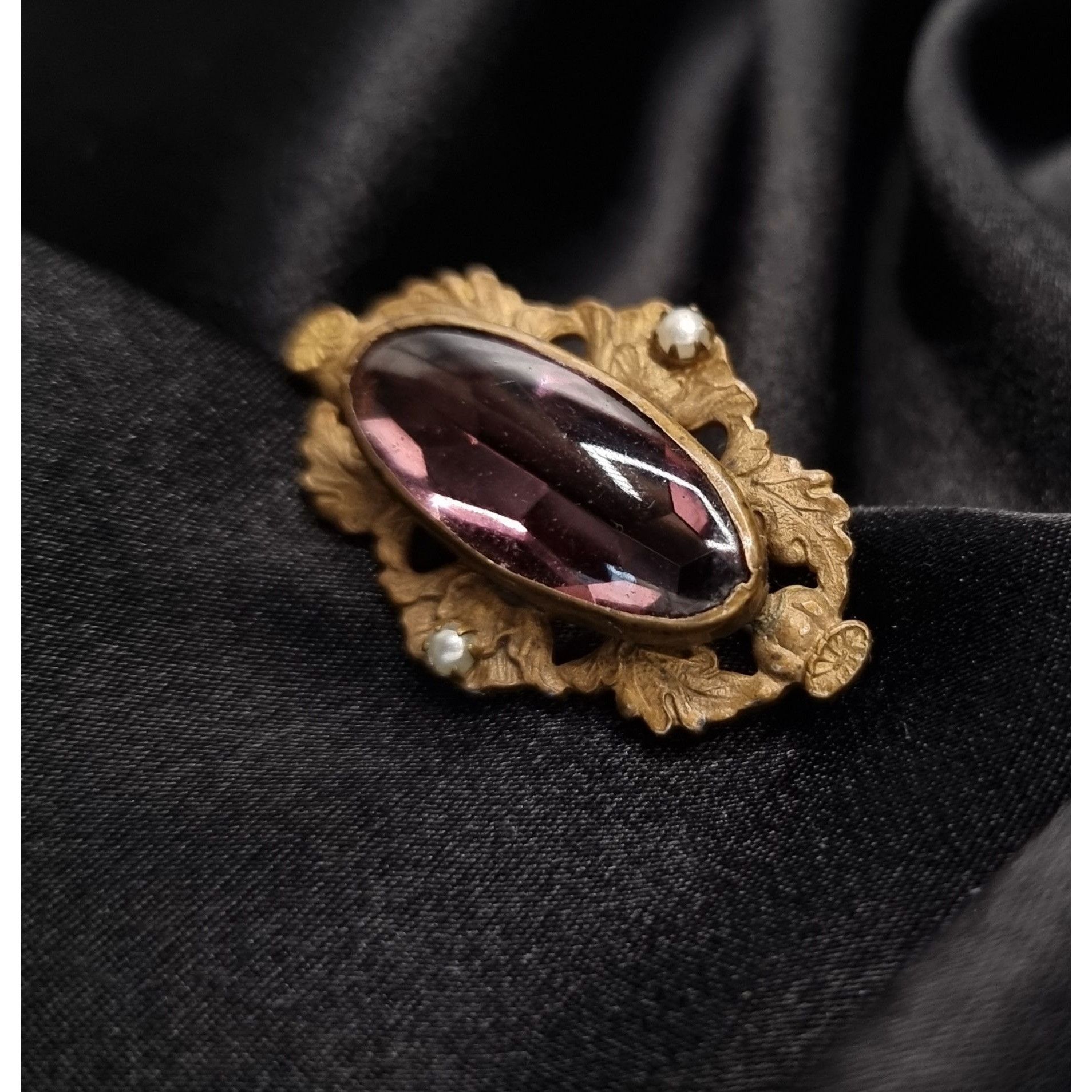Vintage Antique Early 20th Century Gold-Tone Brooch With Purple Glas Size ONE SIZE - 3 Thumbnail