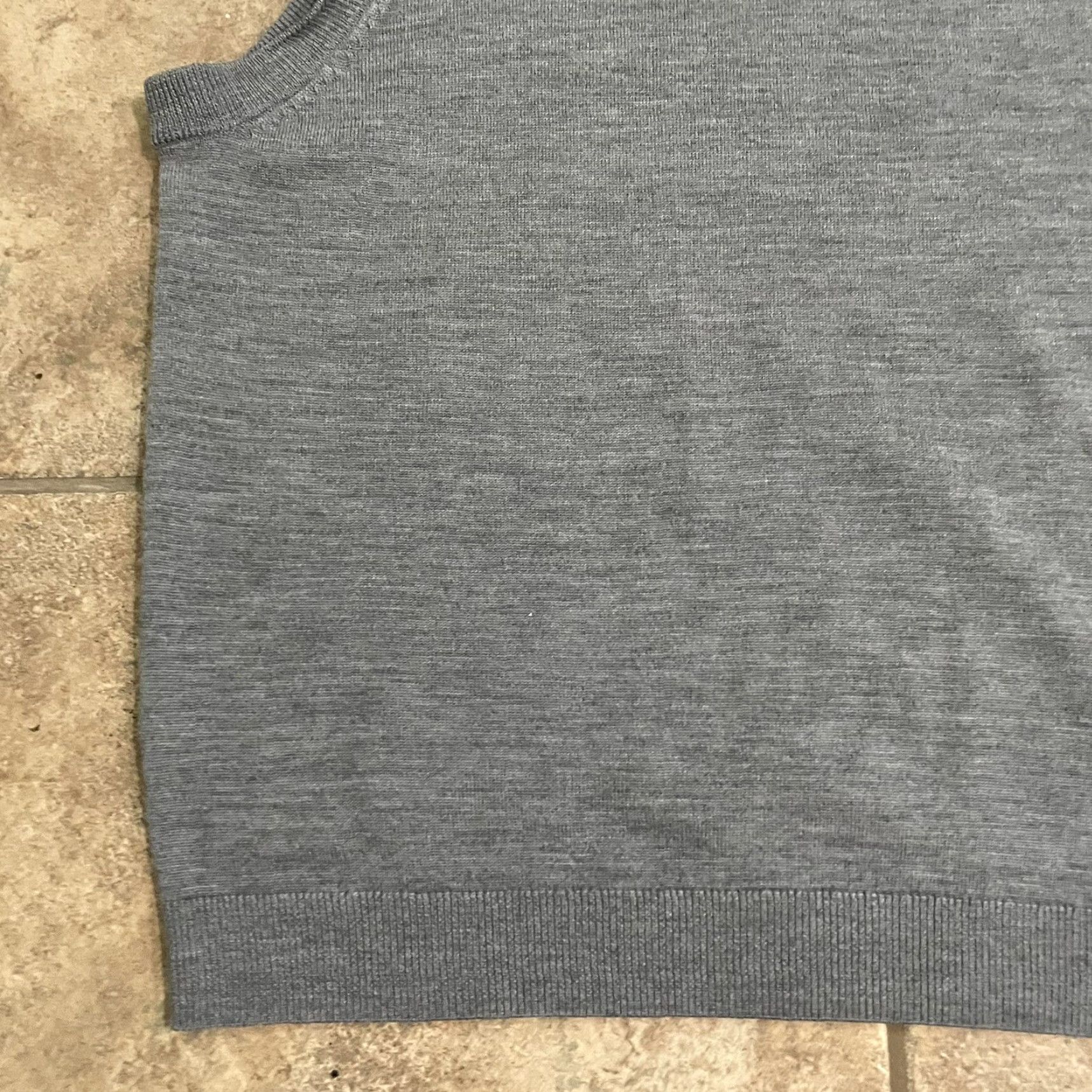 Hart Schaffner Marx Hart Schaffner Marx vest Mens XL V-Neck Merino wool Gray Extra Fine Merino Wool Vest Mens XL Gray V-Neck Wool Hart Schaffner Marx Size US XL / EU 56 / 4 - 3 Thumbnail