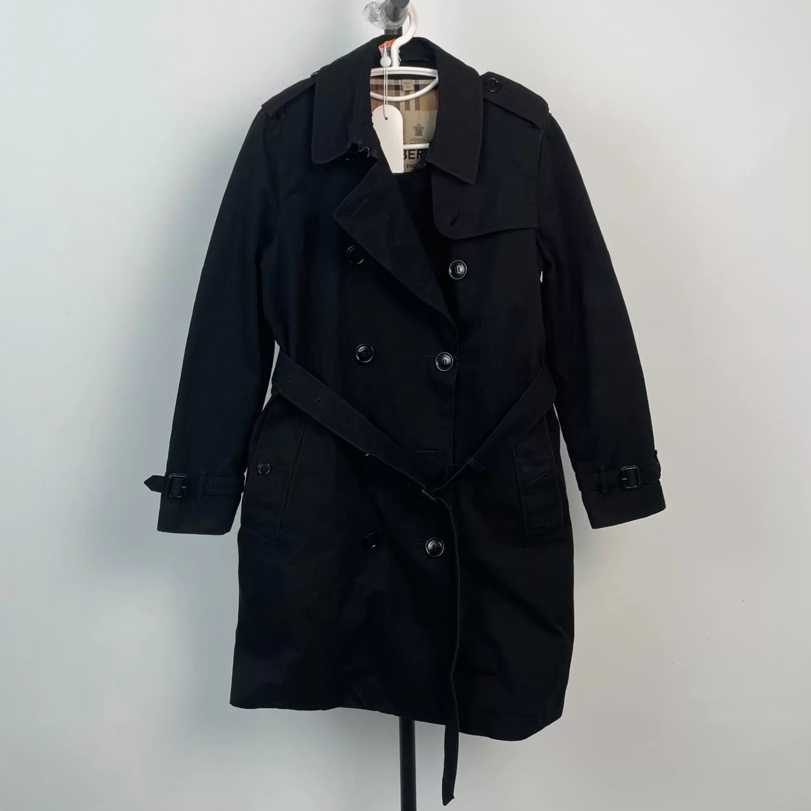 Burberry Burberry Kensington Double-breasted Black Trench Coat 40 Size M / US 6-8 / IT 42-44 - 1 Thumbnail