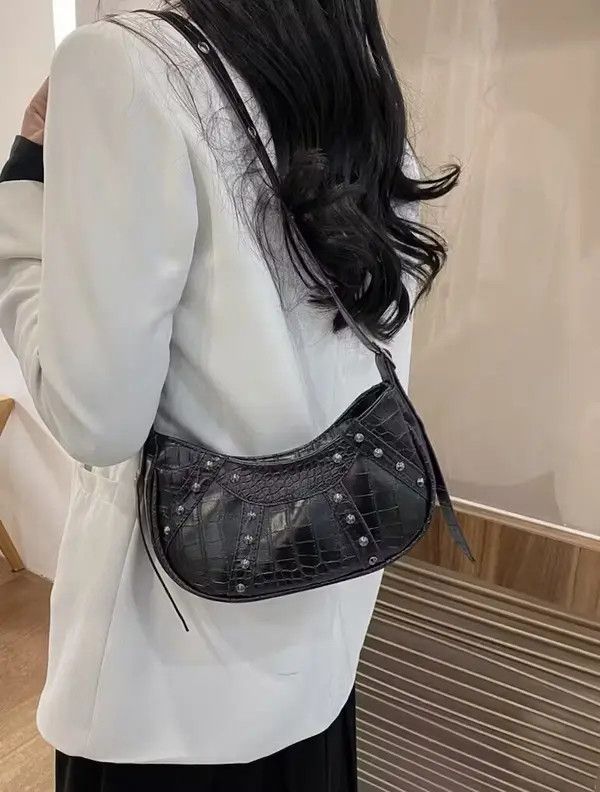 Japanese Brand × Vintage Crocodile Embossed Studded Hobo Purse Size ONE SIZE - 1 Thumbnail