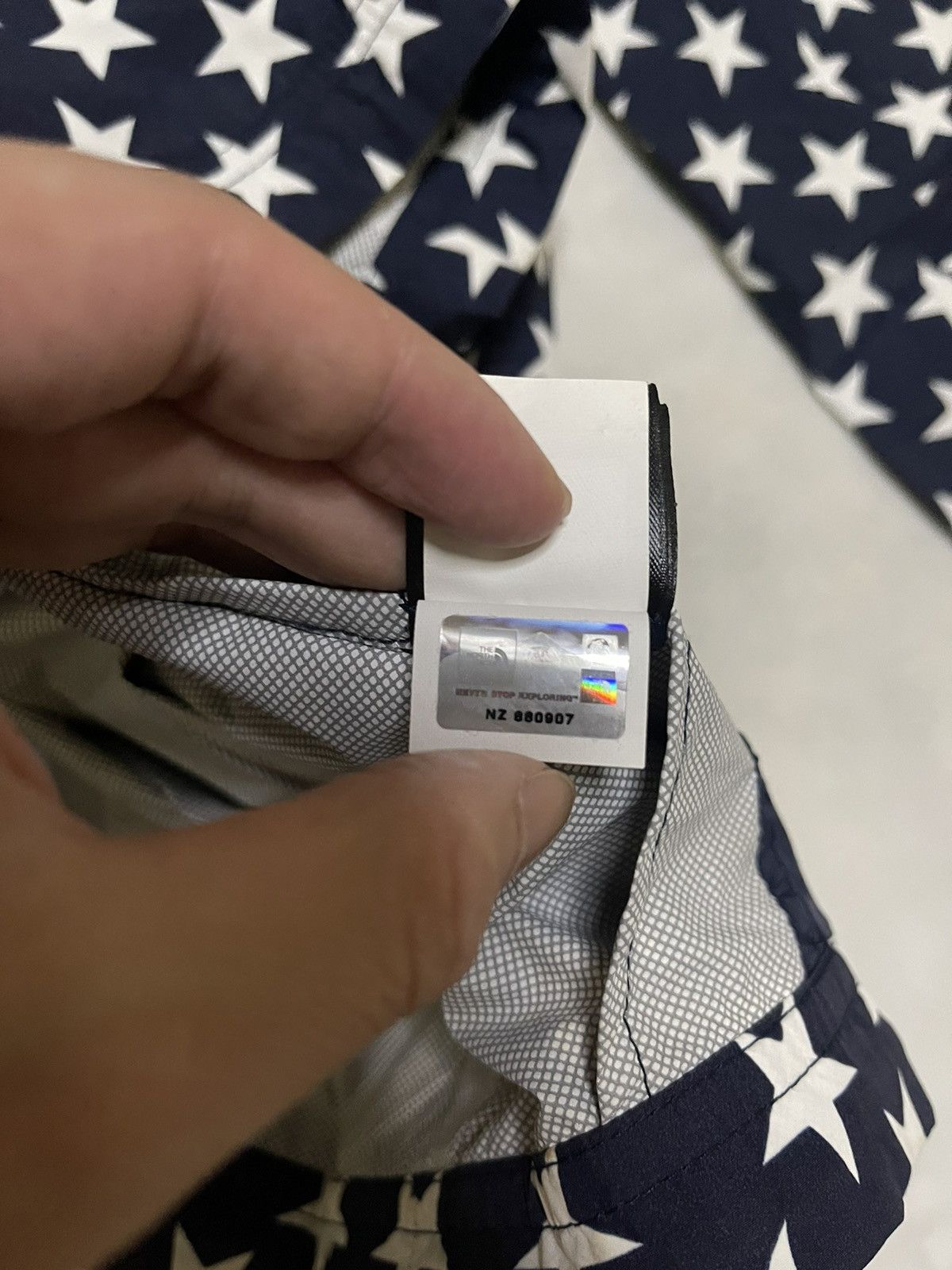 Supreme × The North Face Supreme tnf north face 15ss navy star stars coach jacket Size US L / EU 52-54 / 3 - 8 Thumbnail