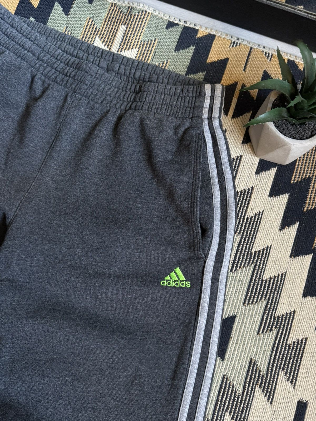 Adidas Vintage Adidas Baggy 3Stripes Sweatpants Size US 30 / EU 46 - 6 Thumbnail