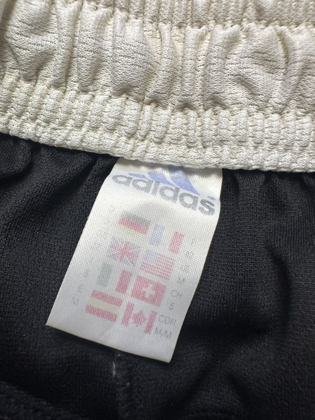Adidas × Vintage Vintage adidas Deutschland soccer shorts size M rare Size US 32 / EU 48 - 4 Thumbnail