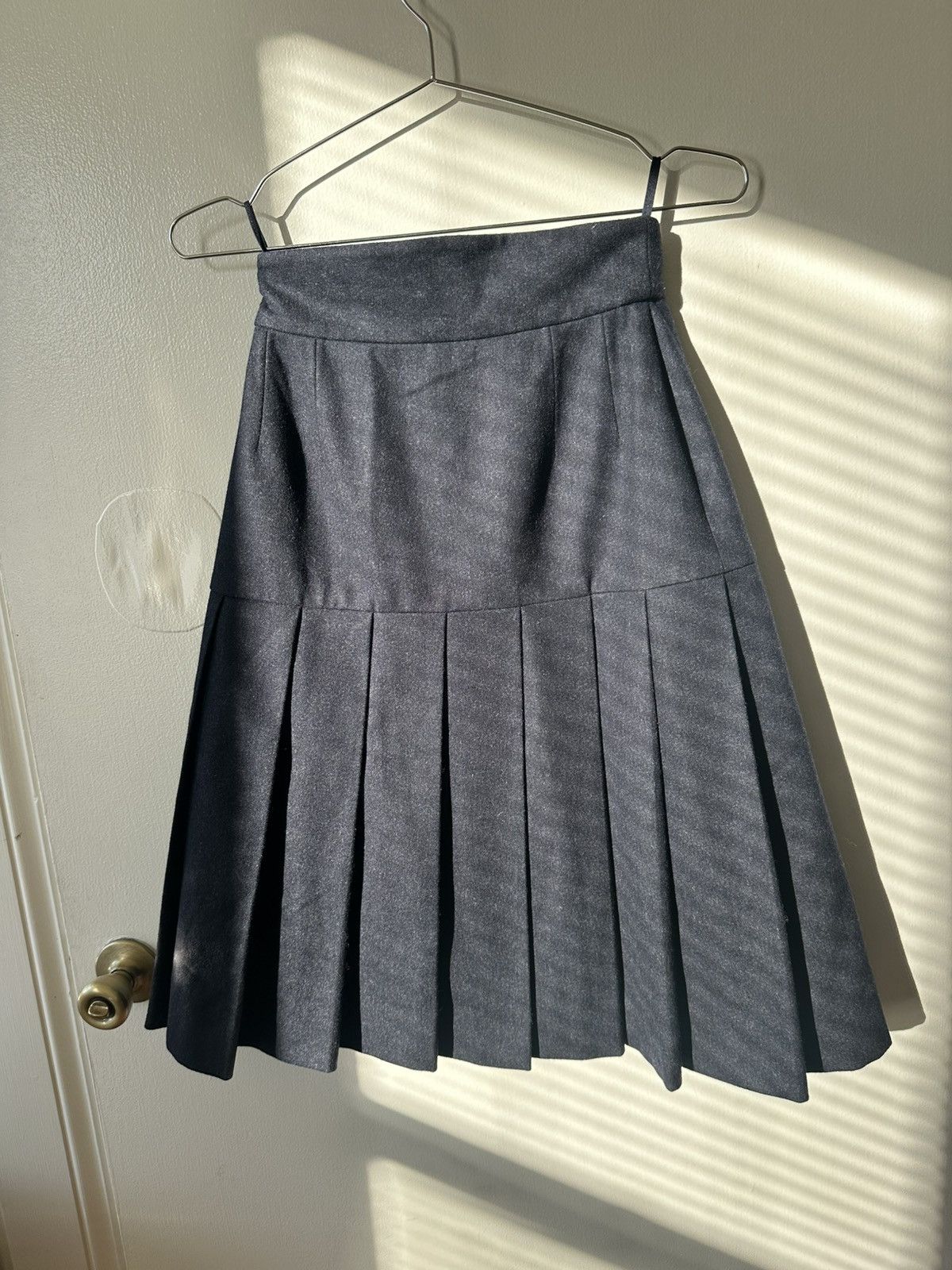 Chanel Chanel Boutique Pleated Navy Wool Skirt Size 25 Size 25" / US 0 / IT 36 - 2 Thumbnail