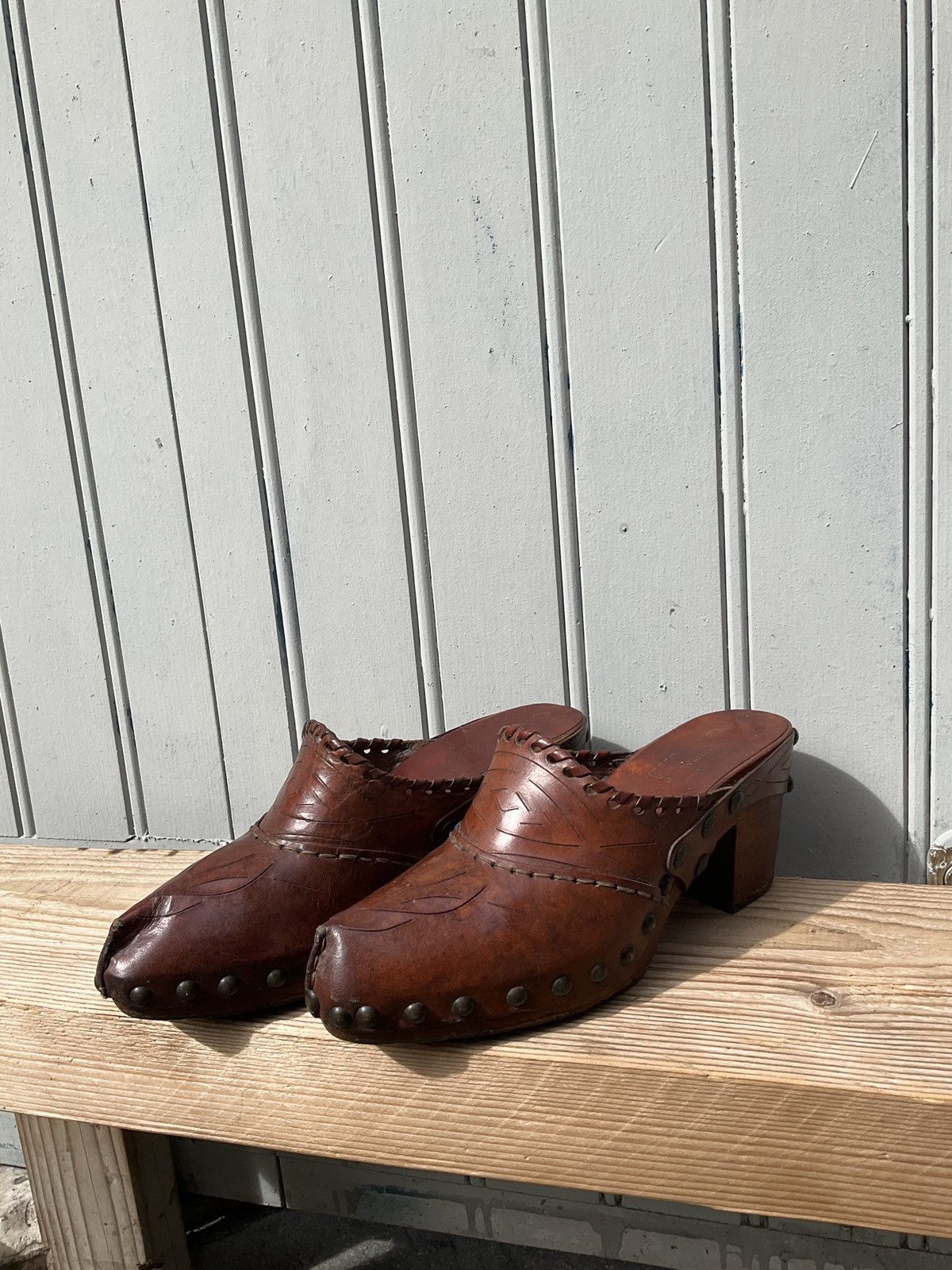 Vintage Vintage 60's clogs in leather and wood Size US 10 / IT 40 - 3 Thumbnail