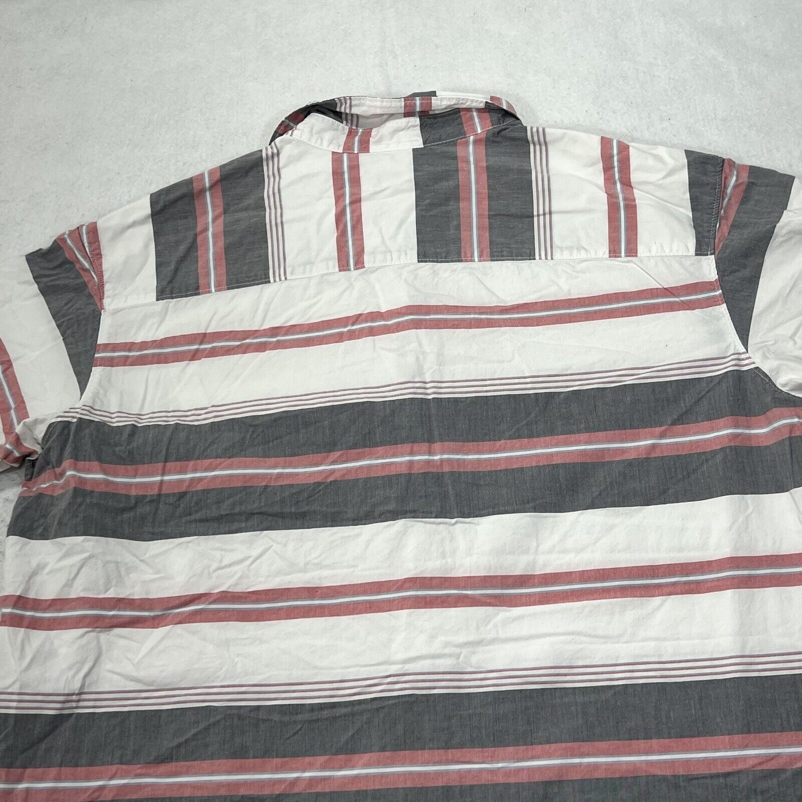 Columbia Columbia Sportswear Button Front Pocket Shirt Red Striped Size US XL / EU 56 / 4 - 10 Thumbnail