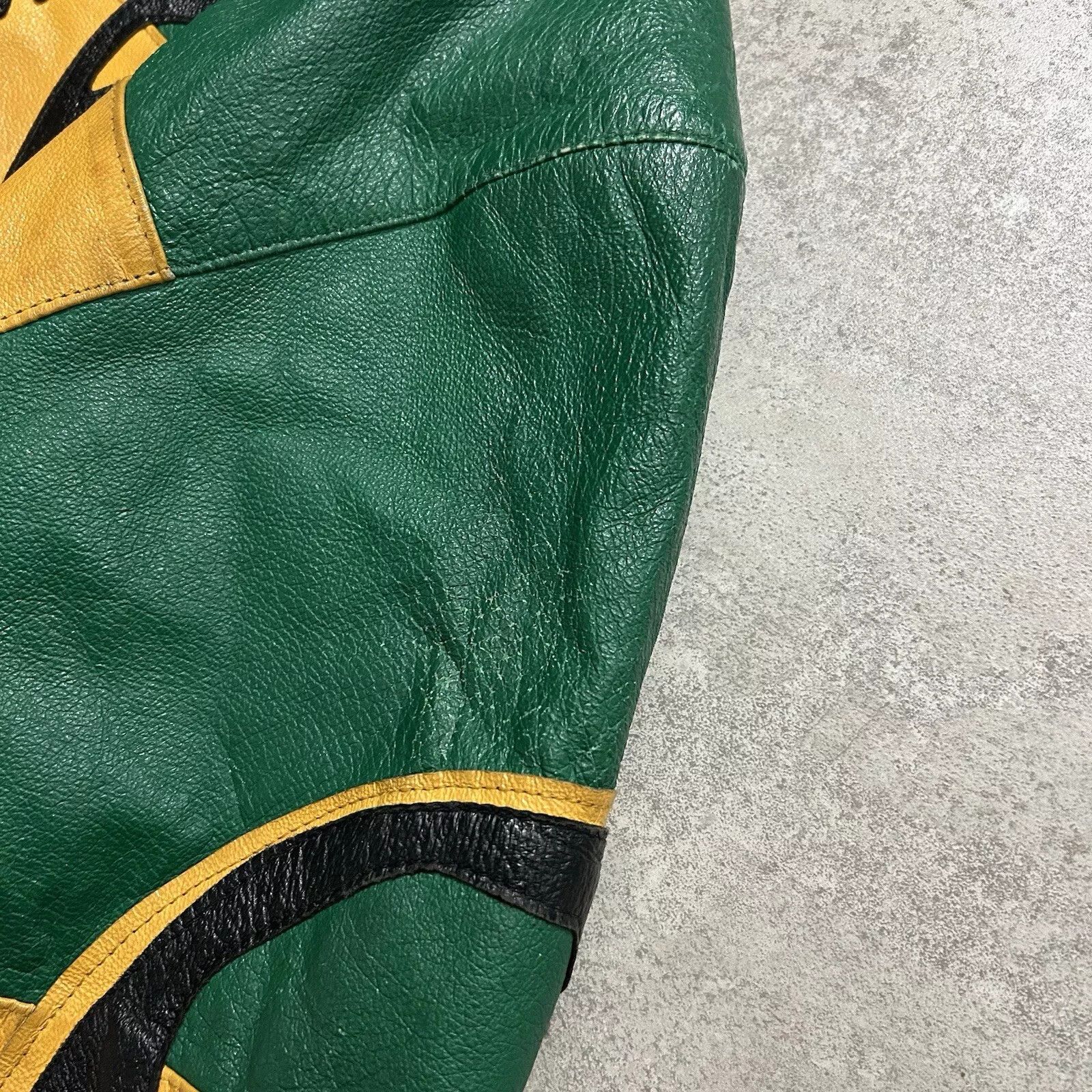 Vintage MICHAEL HOBAN RASTA ZION LEATHER BOMBER JACKET SIZE L Size US L / EU 52-54 / 3 - 15 Thumbnail