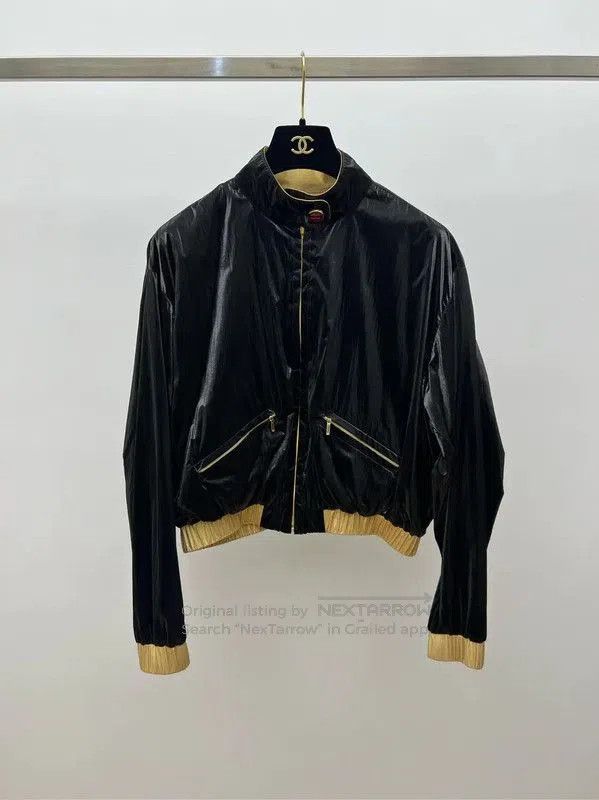 Chanel Chanel Black and Gold Cropped Jacket . Size S / US 4 / IT 40 - 1 Thumbnail