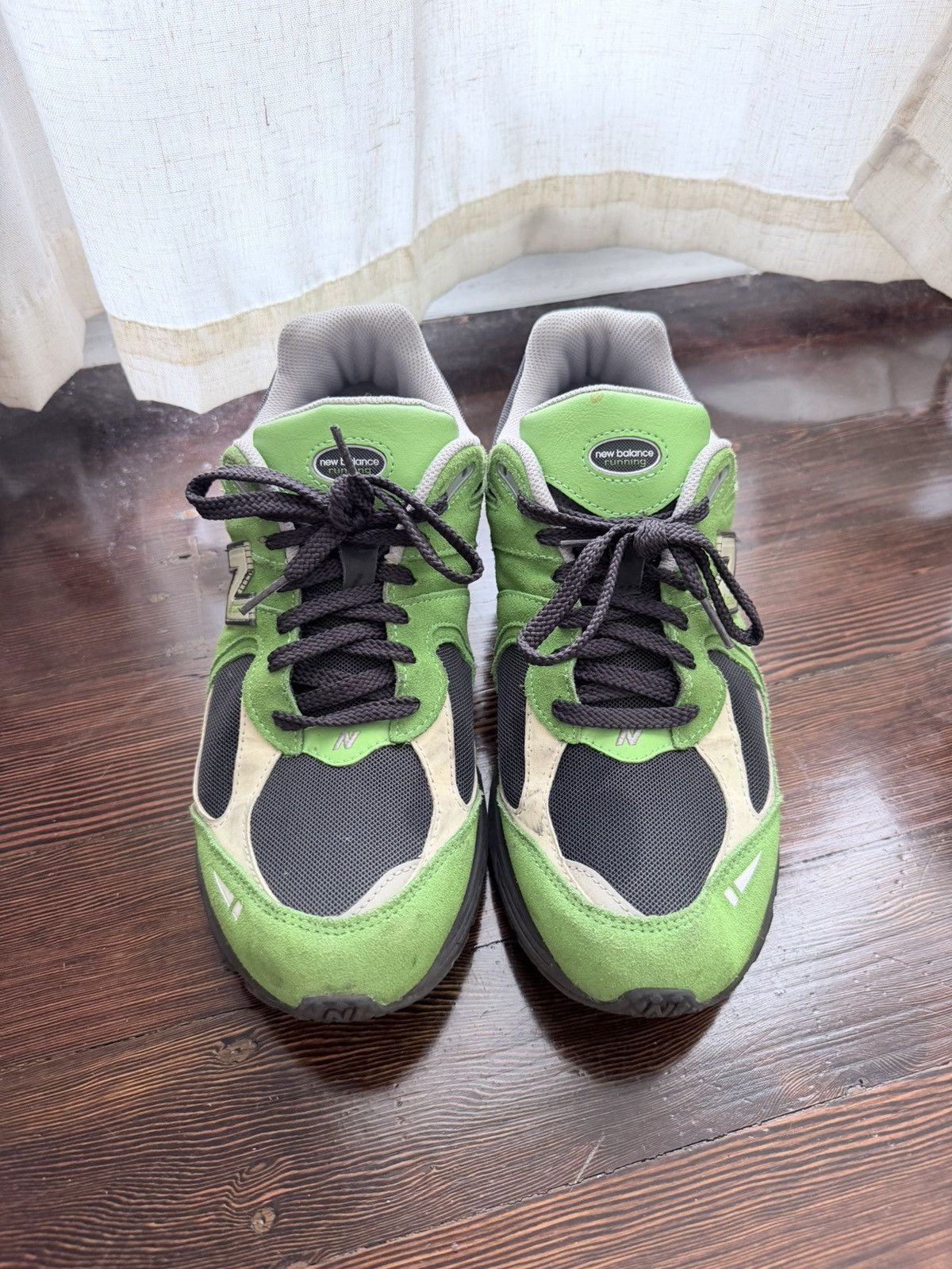 New Balance New Balance 2002r Green Apple Size US 10.5 / EU 43-44 - 1 Thumbnail