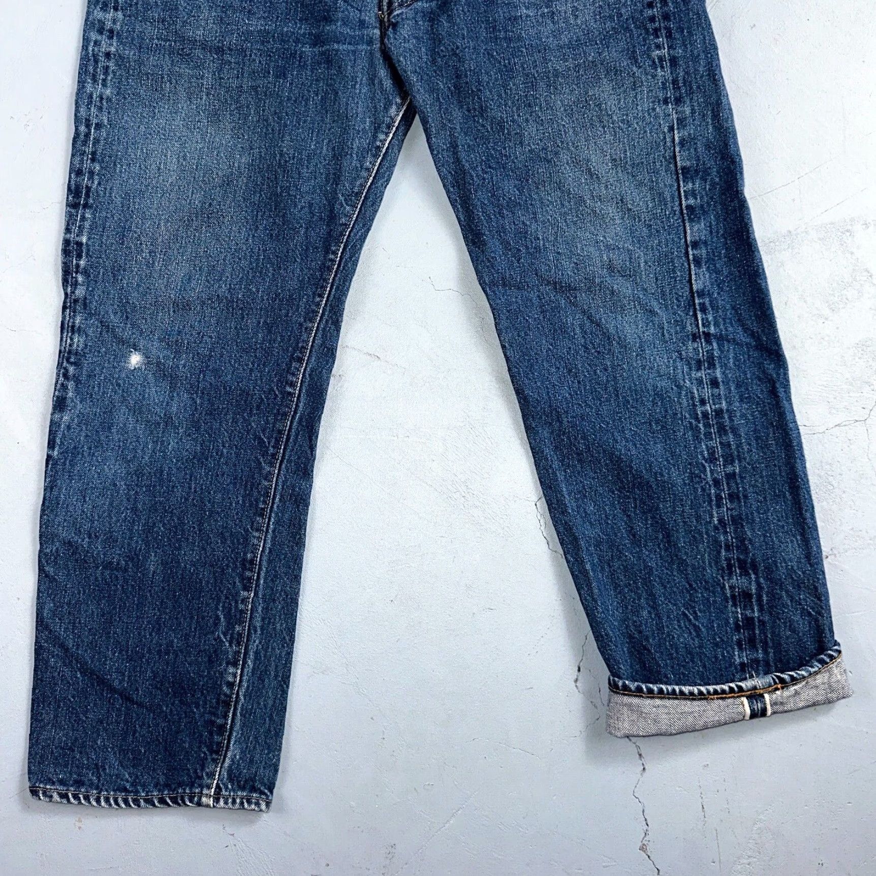 Levi's VINTAGE Levi's 501 XX Jeans 34x25 Mid Wash Blue Redline Selvedge Distressed 70s Mens Size US 34 / EU 50 - 3 Thumbnail