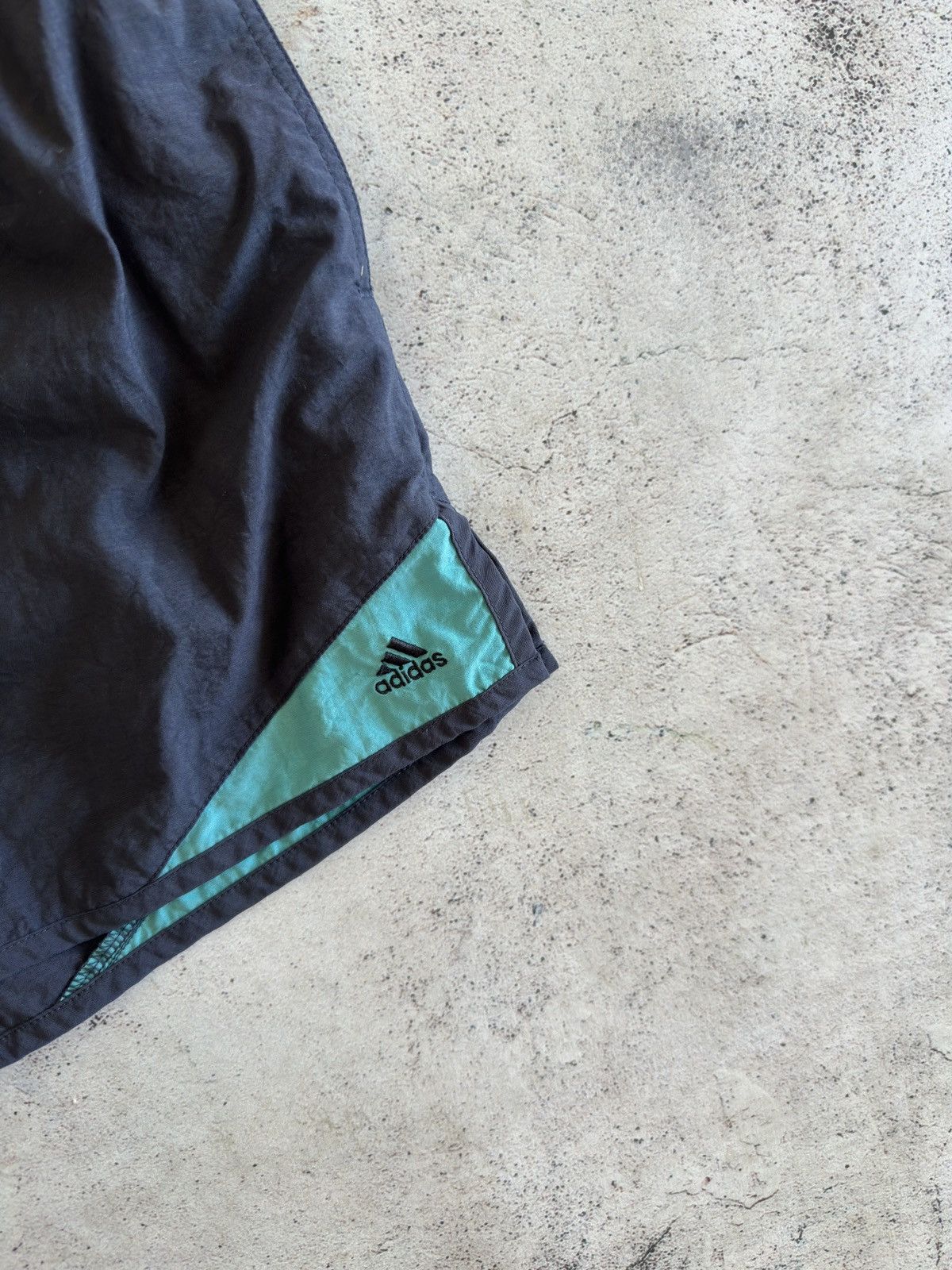 Adidas Vintage Adidas Shorts Size M Size US 32 / EU 48 - 4 Thumbnail