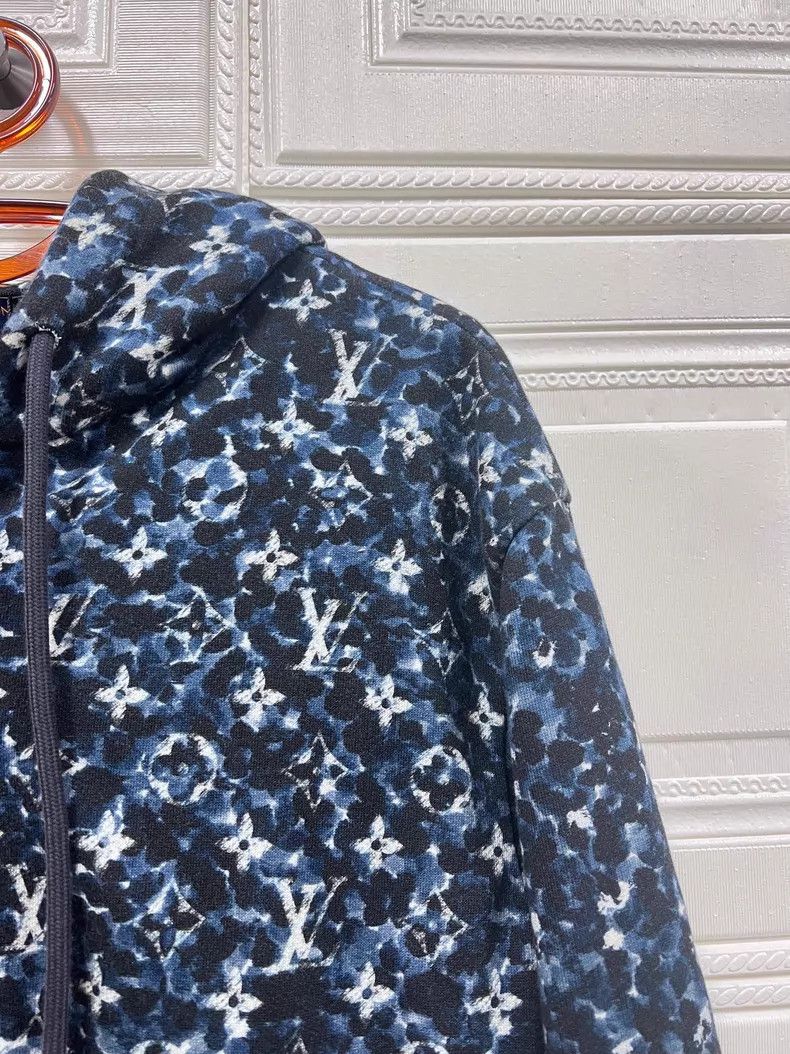 Louis Vuitton Louis Vuitton Render Full Print Hooded Jacket Size US M / EU 48-50 / 2 - 5 Thumbnail