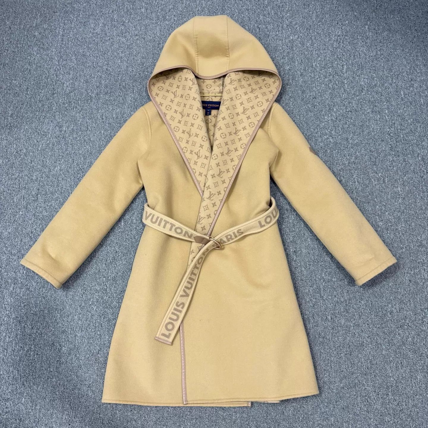 Louis Vuitton LV Yellow Monogram Robe Coat 36 99 New Size XS / US 0-2 / IT 36-38 - 1 Thumbnail