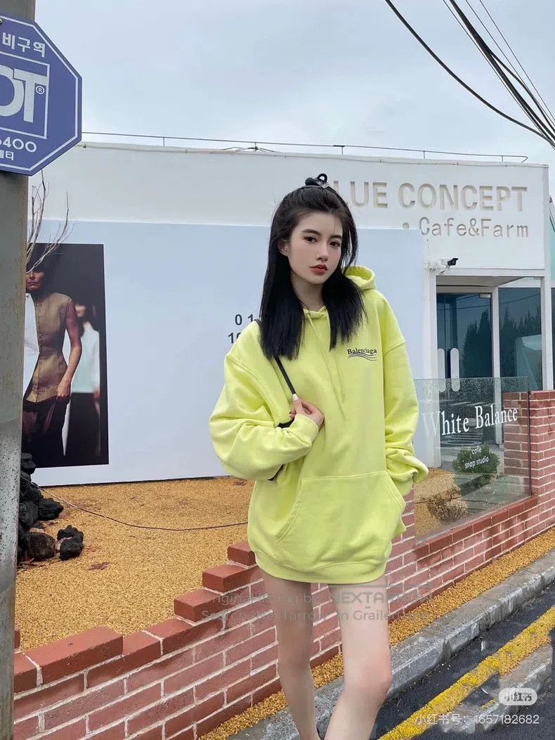 Balenciaga Balenciaga Neon Yellow Coke Logo Fleece Hoodie Size US XS / EU 42 / 0 - 8 Thumbnail