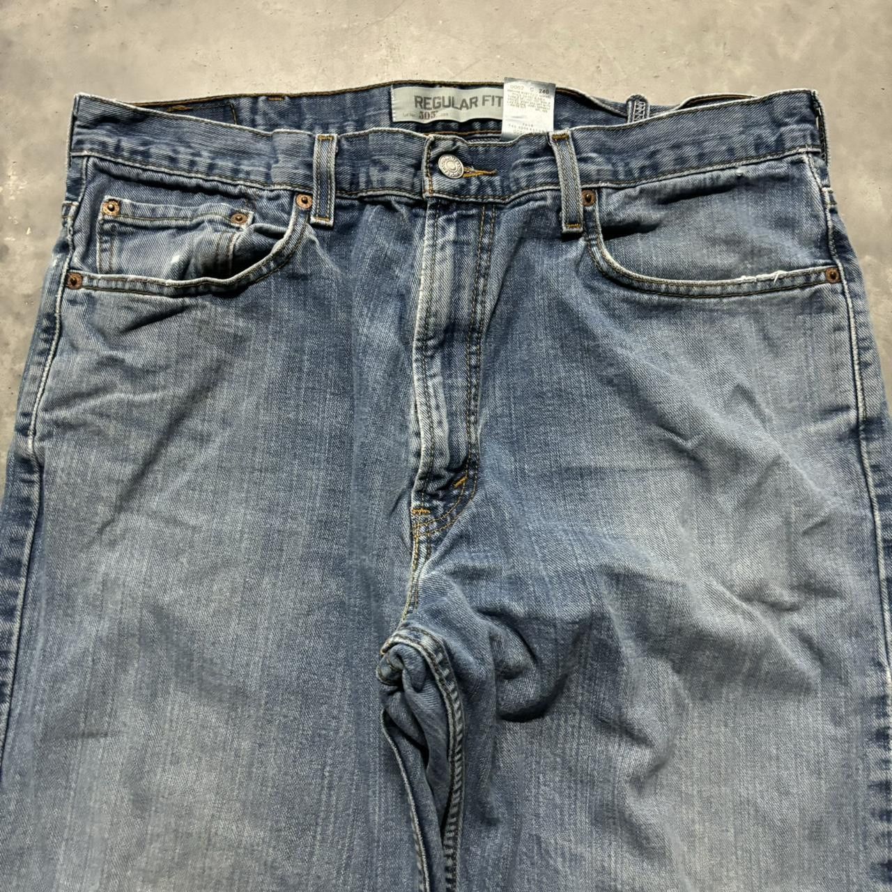 Levi's × Vintage Crazy Vintage Y2K/2000s Grunge Levi’s Medium Wash Denim Jeans! Size US 36 / EU 52 - 5 Thumbnail