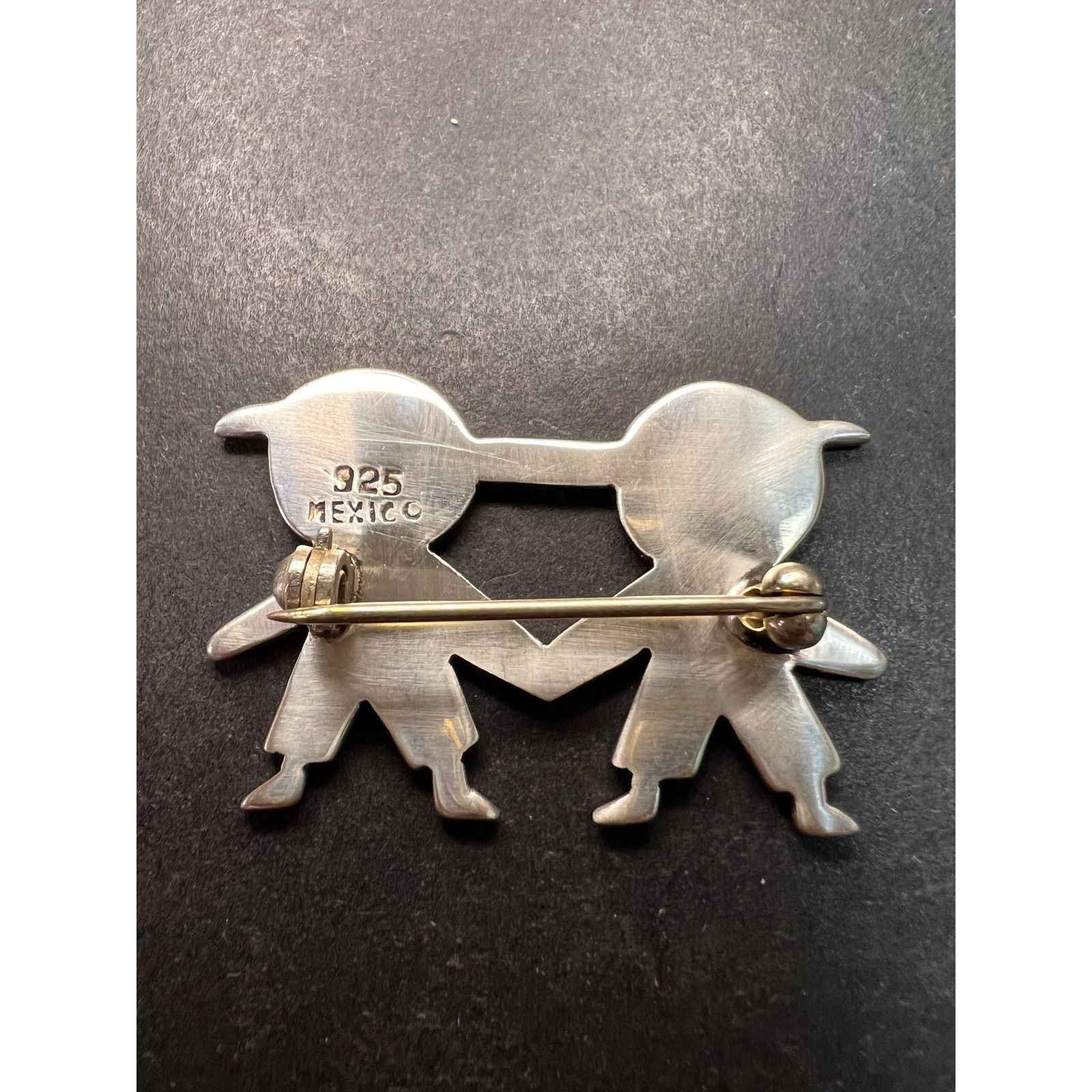 Other Vintage 925 Mexico sterling silver kids holding hands pin Size ONE SIZE - 4 Thumbnail