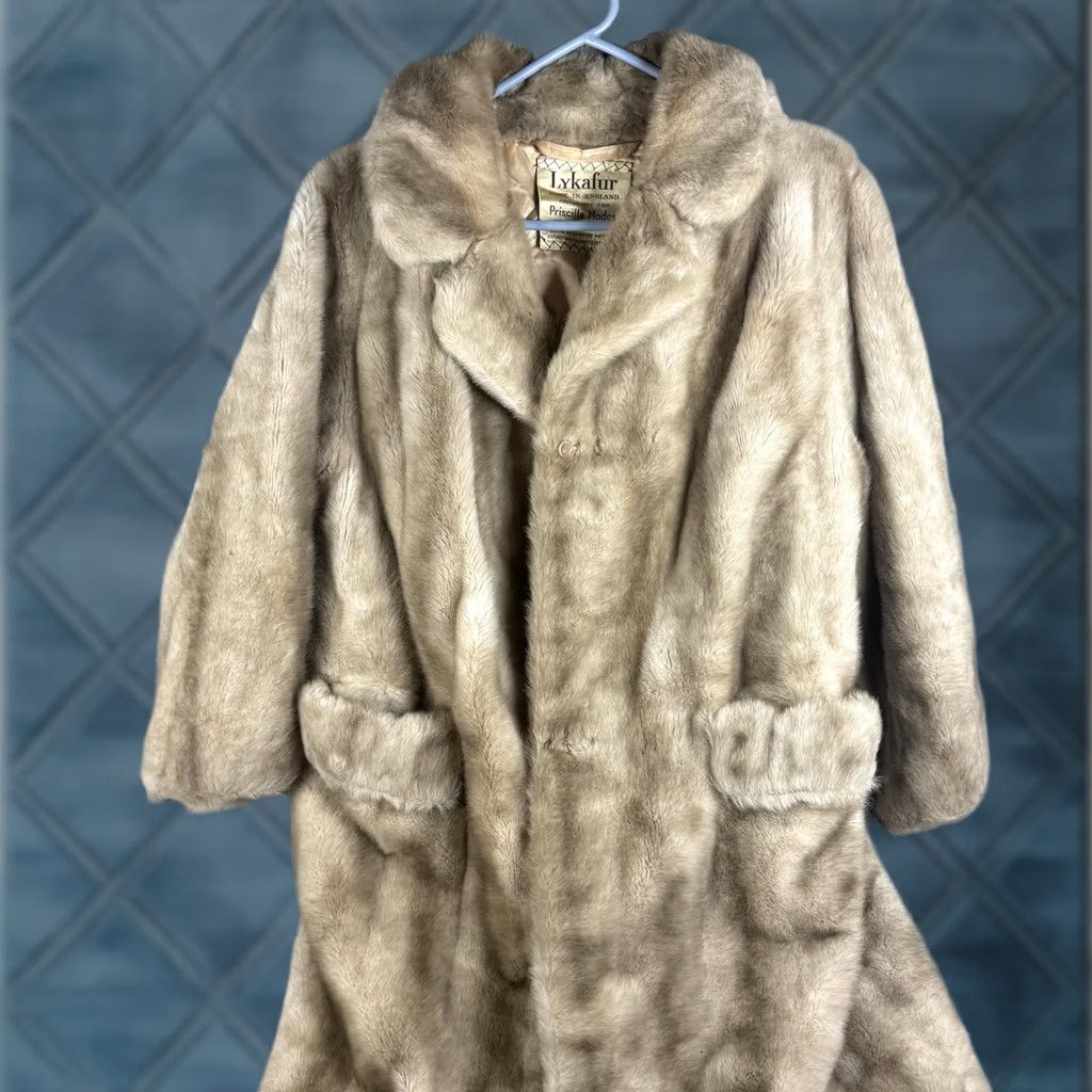 Vintage VINTAGE Lykafur Coat Womens Long Beige Fur Overcoat Lined England Large Hook & Eye Pockets Notched Collar Formal Womens Size L / US 10 / IT 46 - 1 Thumbnail