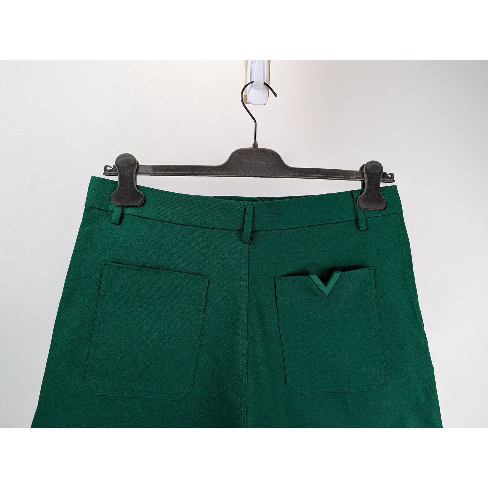 Valentino o1rshd1 CC20 Valentino Green Creased Shorts in Basil Green Size US 34 / EU 50 - 8 Thumbnail